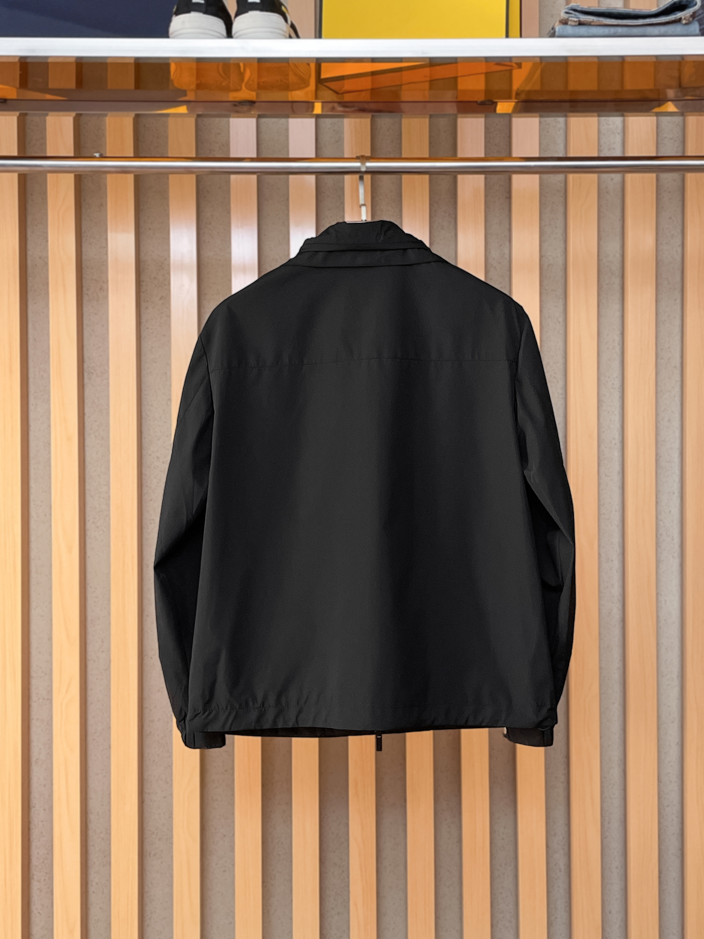 上新 。普拉达官网同款，三标齐全！2025春夏新款男士夹克外套，时尚休闲高端版本！专柜定制面料 透气舒适