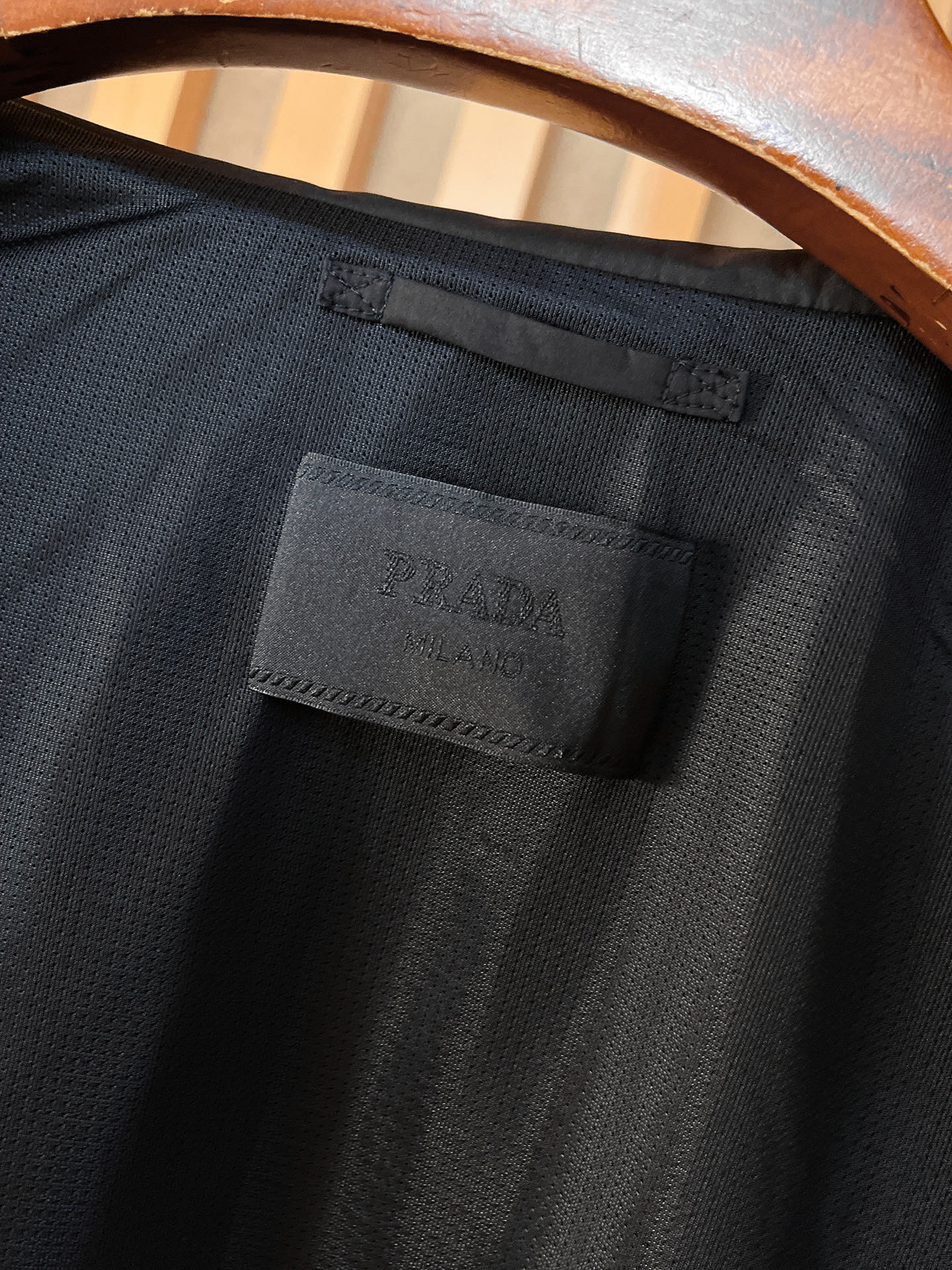 上新 。普拉达官网同款，三标齐全！2025春夏新款男士夹克外套，时尚休闲高端版本！专柜定制面料 透气舒适