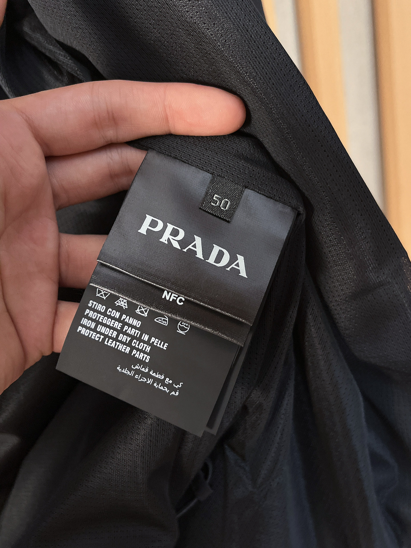 上新 。普拉达官网同款，三标齐全！2025春夏新款男士夹克外套，时尚休闲高端版本！专柜定制面料 透气舒适