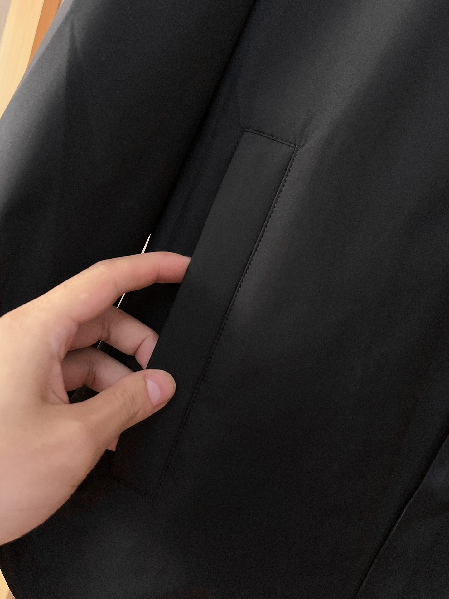 上新 。普拉达官网同款，三标齐全！2025春夏新款男士夹克外套，时尚休闲高端版本！专柜定制面料 透气舒适