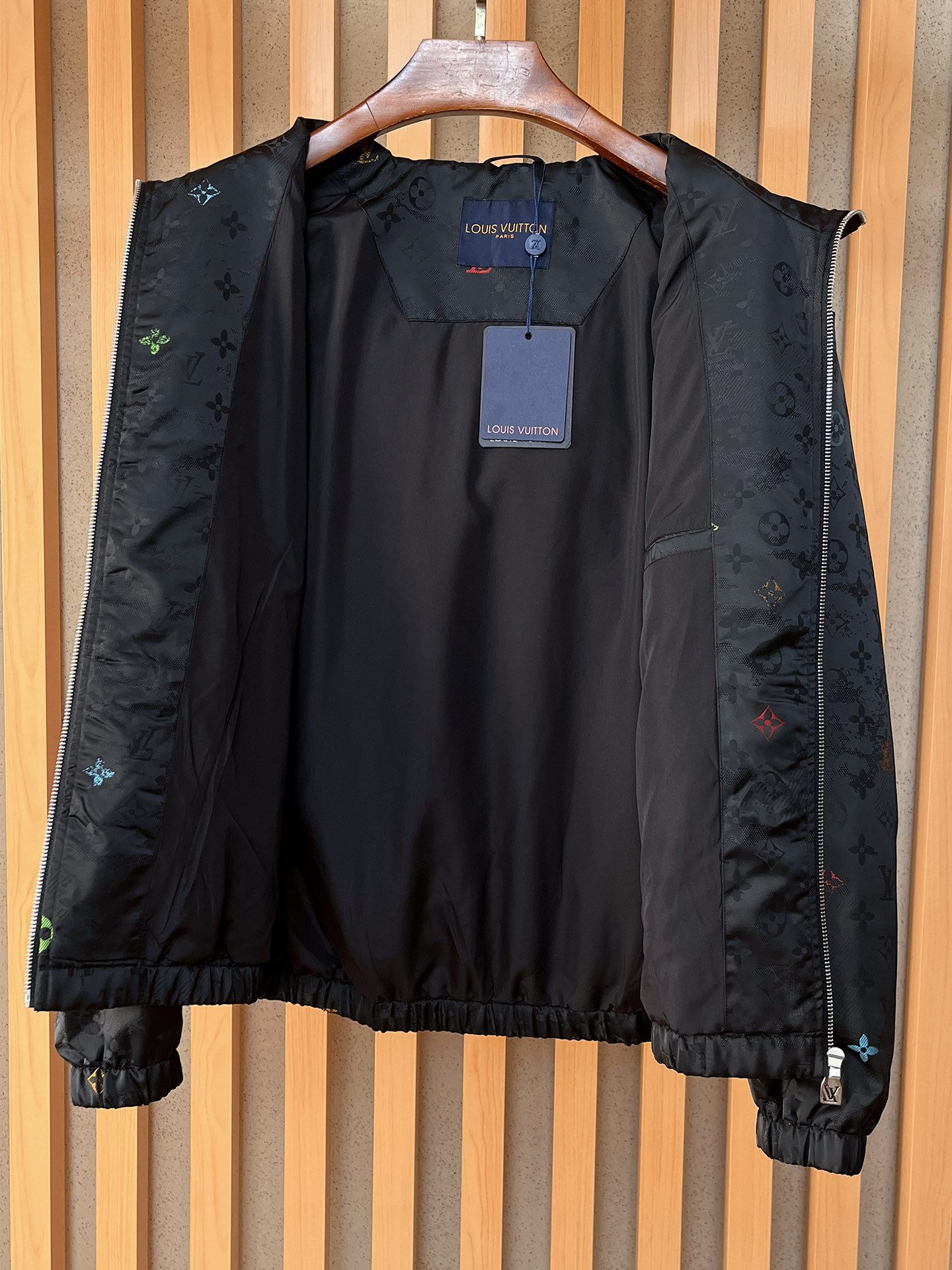 lv 官网同款，三标齐全！2025秋冬新款男士夹克外套，时尚休闲高端版本！专柜定制面料 透气舒适度高，细