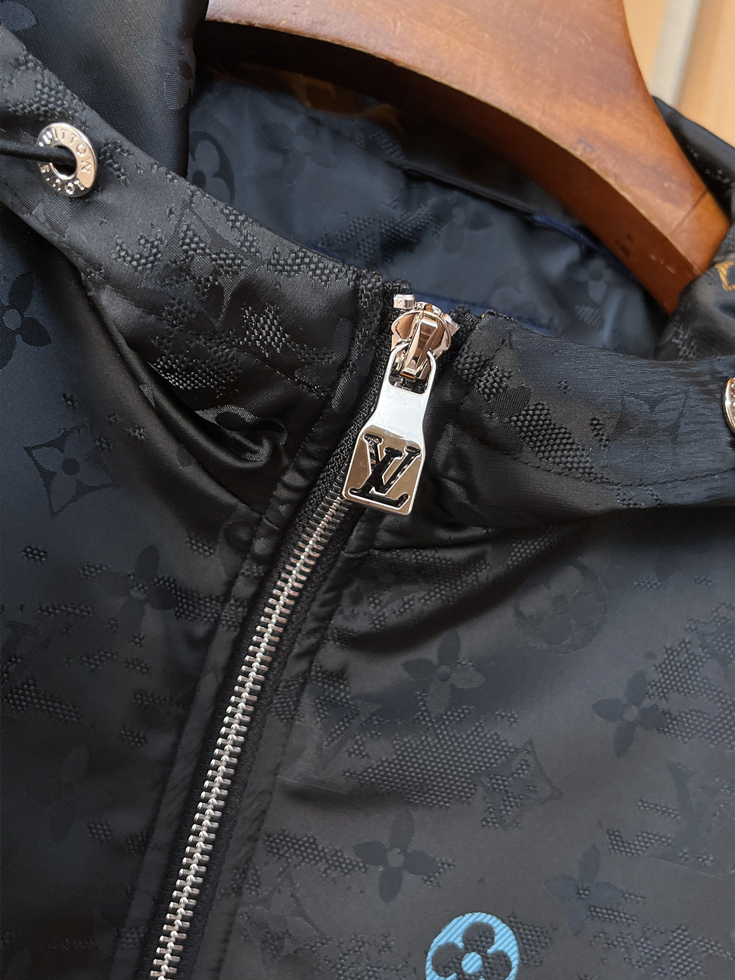 lv 官网同款，三标齐全！2025秋冬新款男士夹克外套，时尚休闲高端版本！专柜定制面料 透气舒适度高，细