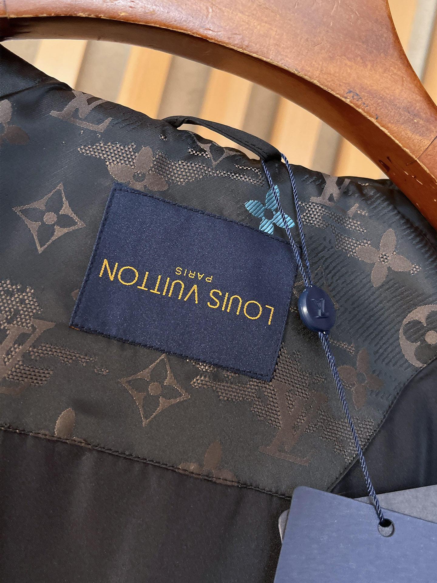 lv 官网同款，三标齐全！2025秋冬新款男士夹克外套，时尚休闲高端版本！专柜定制面料 透气舒适度高，细