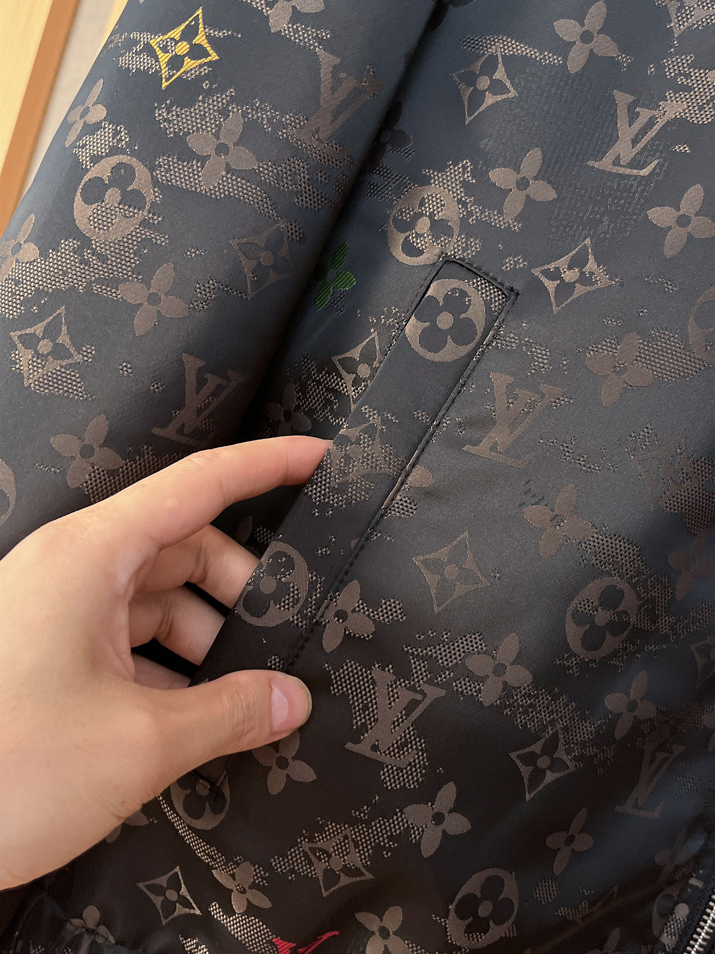 lv 官网同款，三标齐全！2025秋冬新款男士夹克外套，时尚休闲高端版本！专柜定制面料 透气舒适度高，细