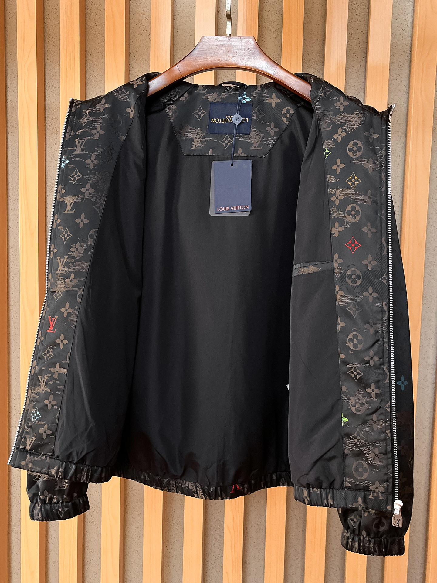 lv 官网同款，三标齐全！2025秋冬新款男士夹克外套，时尚休闲高端版本！专柜定制面料 透气舒适度高，细