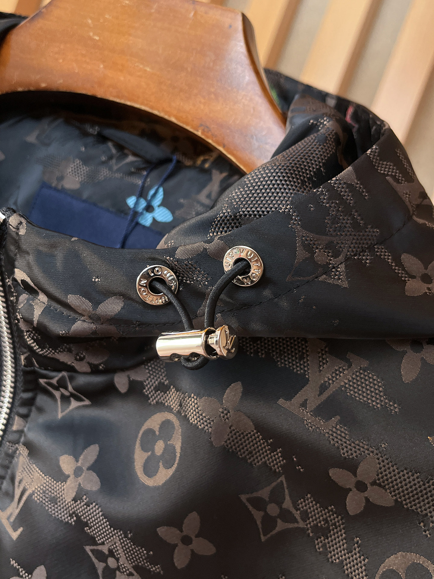 lv 官网同款，三标齐全！2025秋冬新款男士夹克外套，时尚休闲高端版本！专柜定制面料 透气舒适度高，细