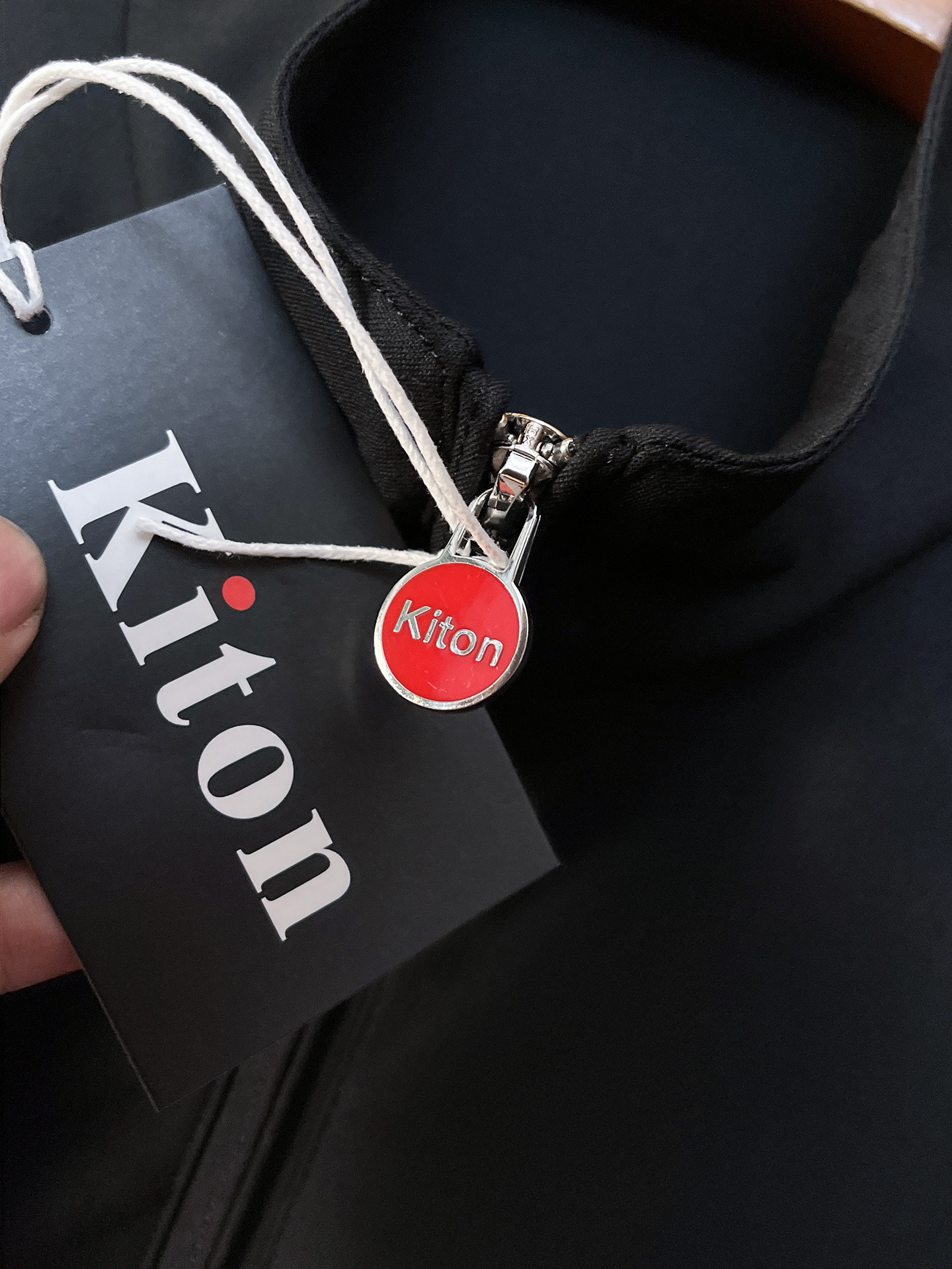 。kiton 2025秋冬新款套装 走秀款 定制原版面料 搭配夹克版型设计 非常洋气 版型超好不易褶皱 