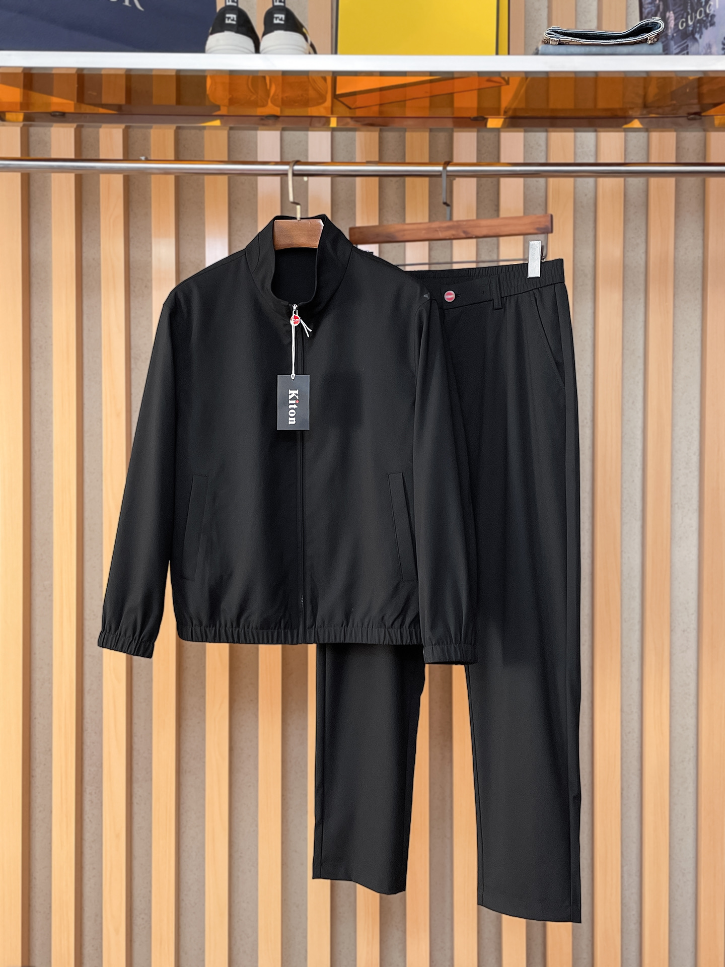 NO:565699,.kiton 2025 autumn and winter new suit, catwalk style, customized original fabric and jacket design, very fashionable, super good shape, not easy to wrinkle, no pilling, perfect details and flawless upper body effect, versatile and fashionable, three colors available!  Size M-3XL.,,jackets & coats,alexander wang19860909.kiton 2025秋冬新款套装 走秀款 定制原版面料搭配夹克版型设计 非常洋气 版型超好不易褶皱 不起球 细节走线完美无瑕疵 上身效果棒棒哒 百搭又不失时尚感 三色可选！码数M-3XL.,,jackets & coats,alexander wang,Men's clothing