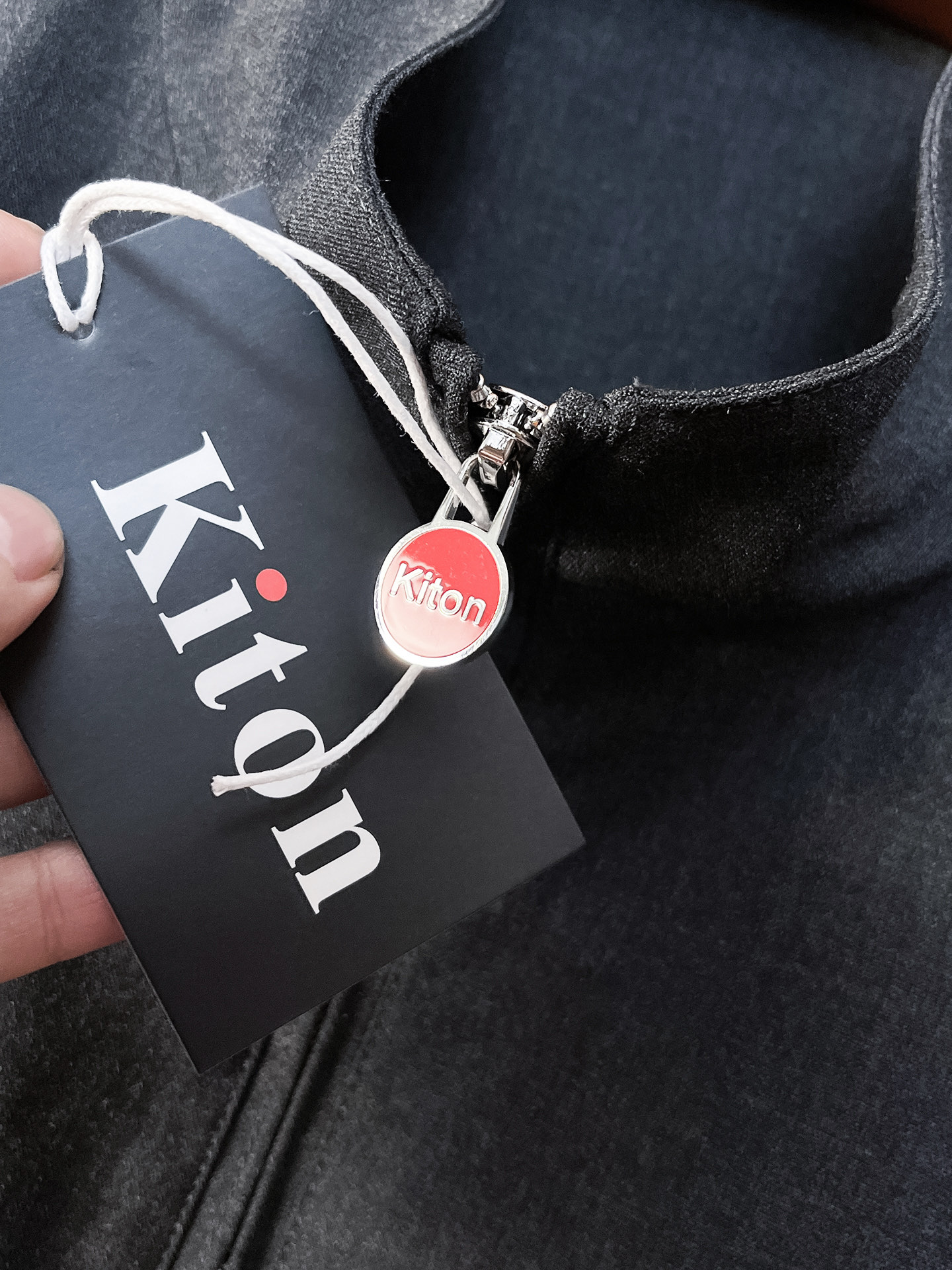 kiton 2025秋冬新款套装 走秀款 定制原版面料 搭配夹克版型设计 非常洋气 版型超好不易褶皱 不