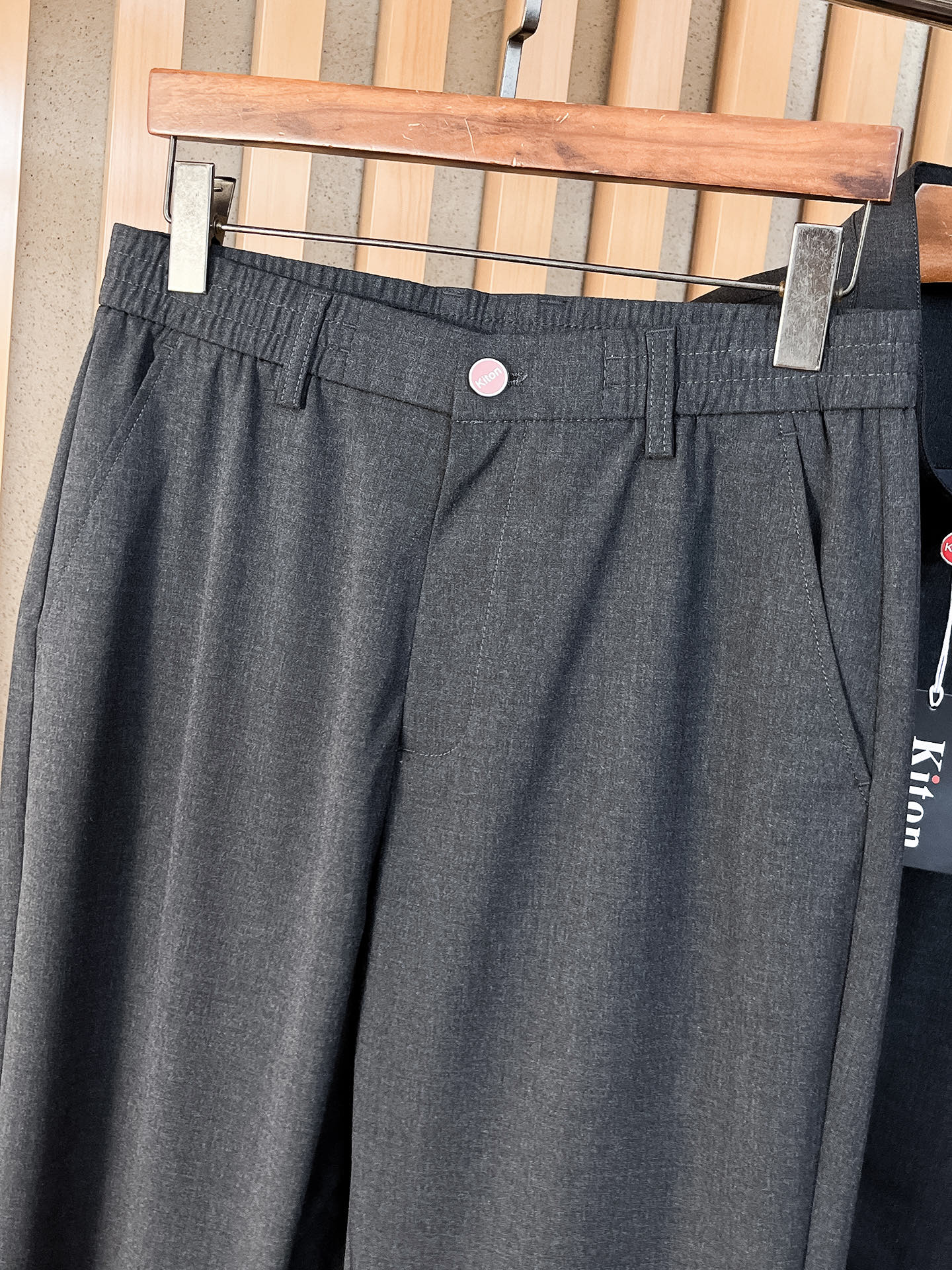 kiton 2025秋冬新款套装 走秀款 定制原版面料 搭配夹克版型设计 非常洋气 版型超好不易褶皱 不