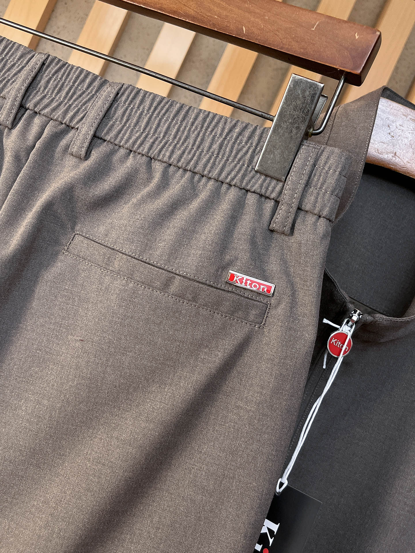 kiton 2025秋冬新款套装 走秀款 定制原版面料 搭配夹克版型设计 非常洋气 版型超好不易褶皱 不