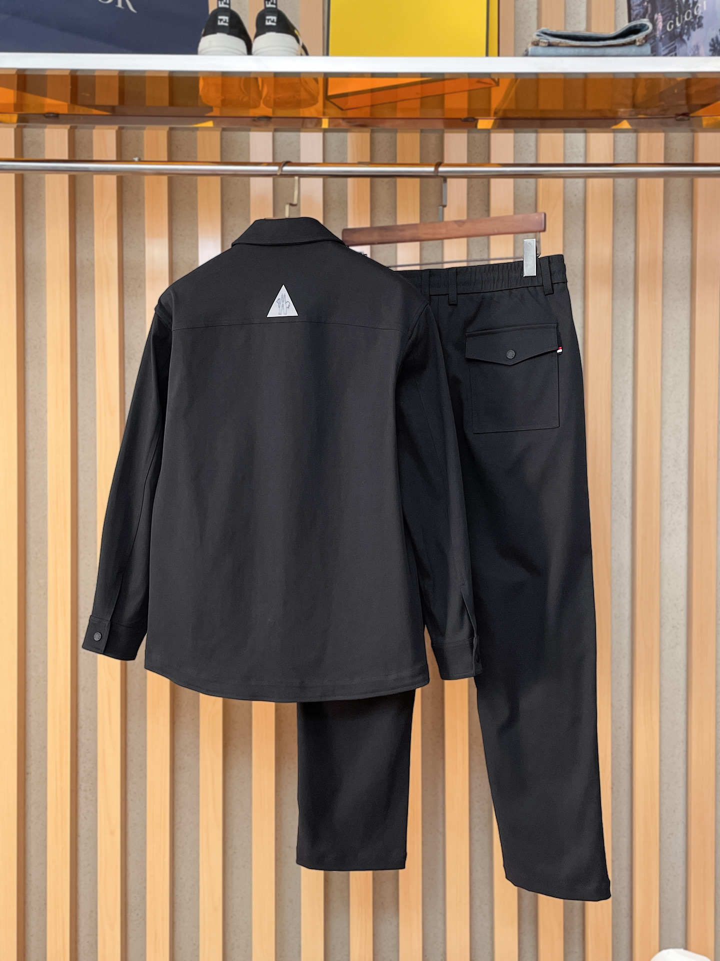 精品蒙套装口 2025秋冬新款套装 走秀款 定制原版牛仔面料 搭配夹克版型设计 非常洋气 版型超好不易褶