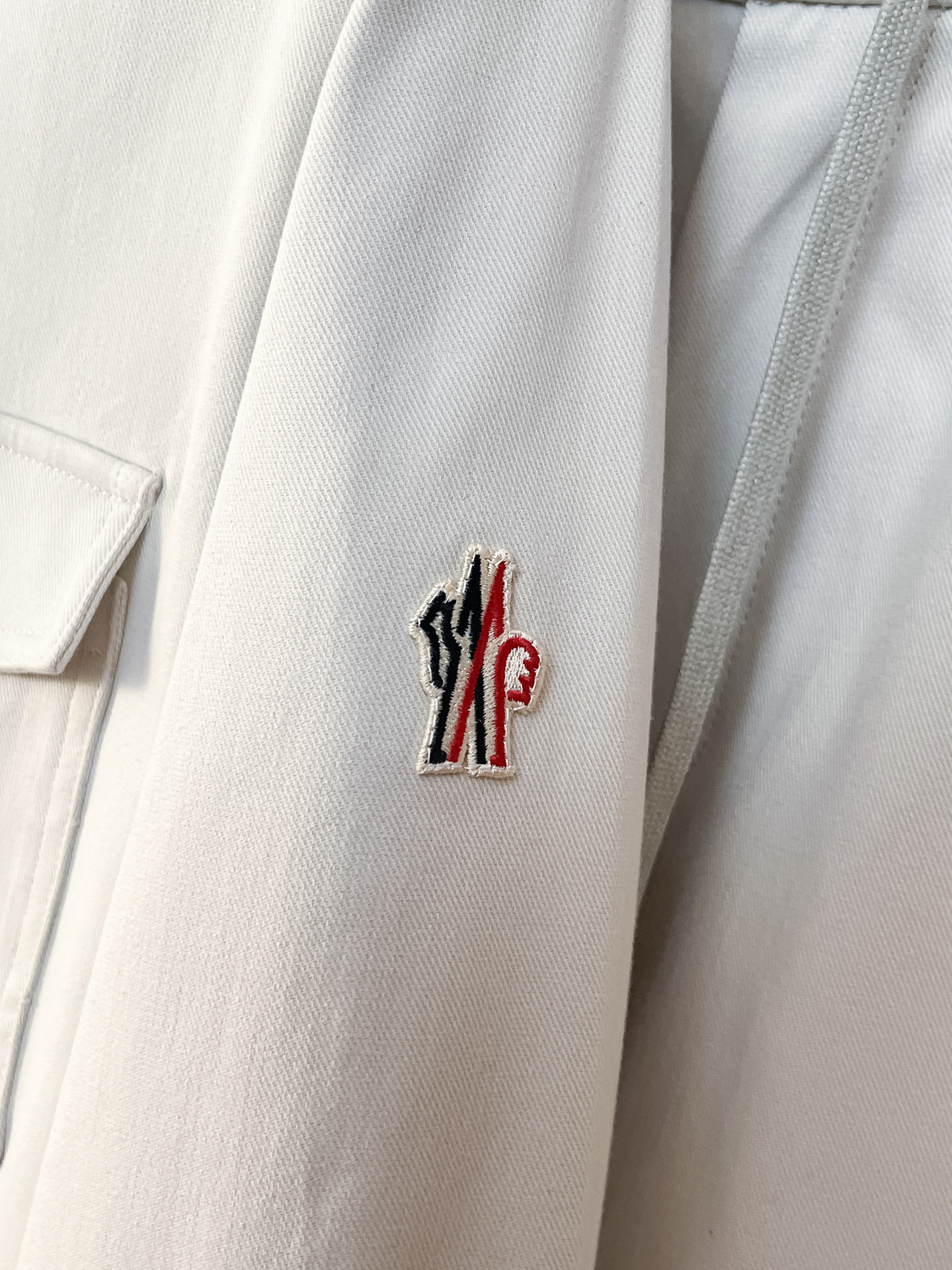 精品蒙套装口 2025秋冬新款套装 走秀款 定制原版牛仔面料 搭配夹克版型设计 非常洋气 版型超好不易褶