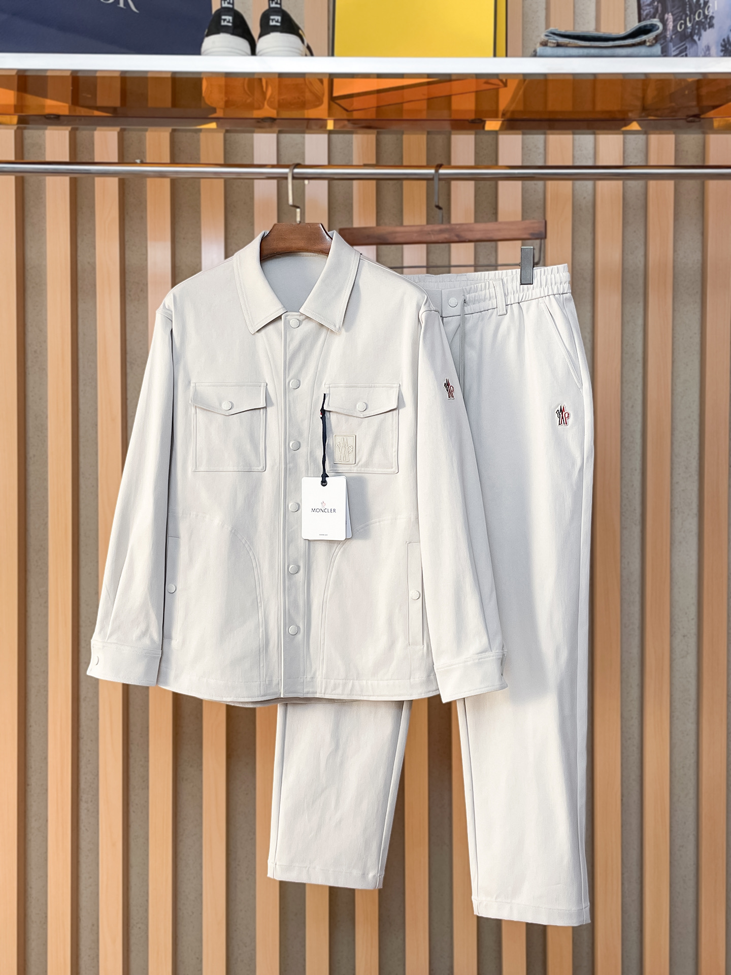 精品蒙套装口 2025秋冬新款套装 走秀款 定制原版牛仔面料 搭配夹克版型设计 非常洋气 版型超好不易褶