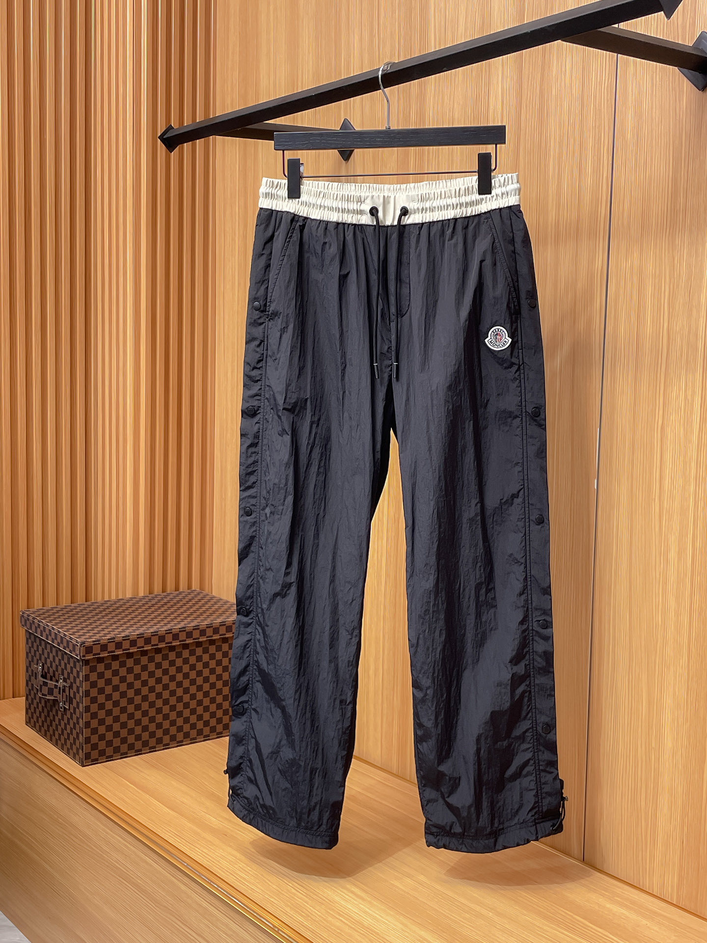 Moncler Men's Black Casual Pants, Elastic Waistband, Versatile Style 2 i1757687788215 275 0 0