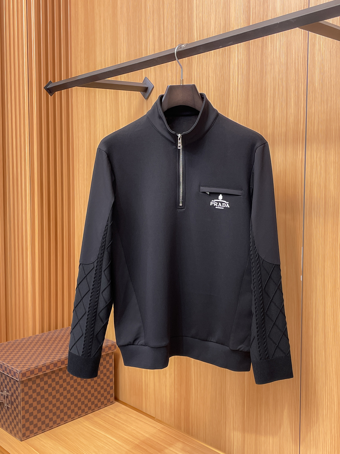 Pull Prada Homme Automne/Hiver 2025 en Laine Mélangée - Confort et Style
