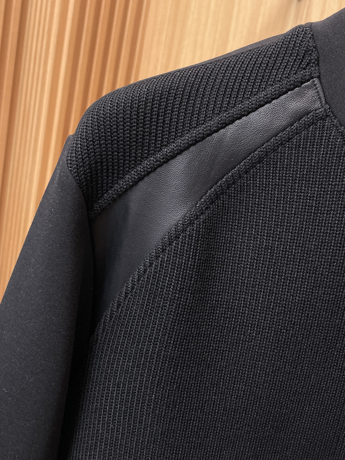 Louis Vuitton 2025 Fall/Winter Wool-Blend Pullover Knit Sweatshirt 4 i1758041037428 7143 0 2