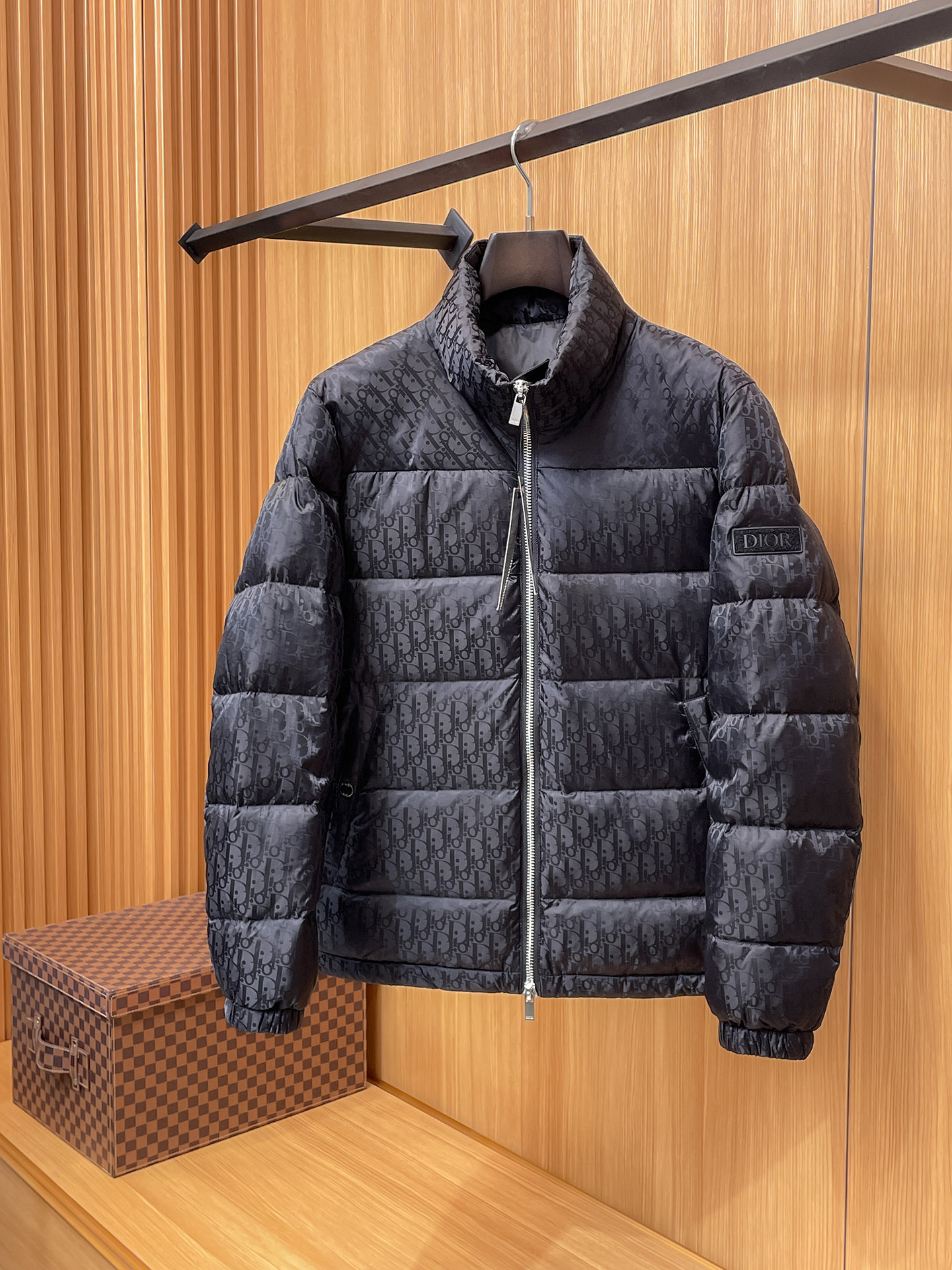 Dior Men's 2025 Designer Down Jacket: Fashionable & Functional Outerwear