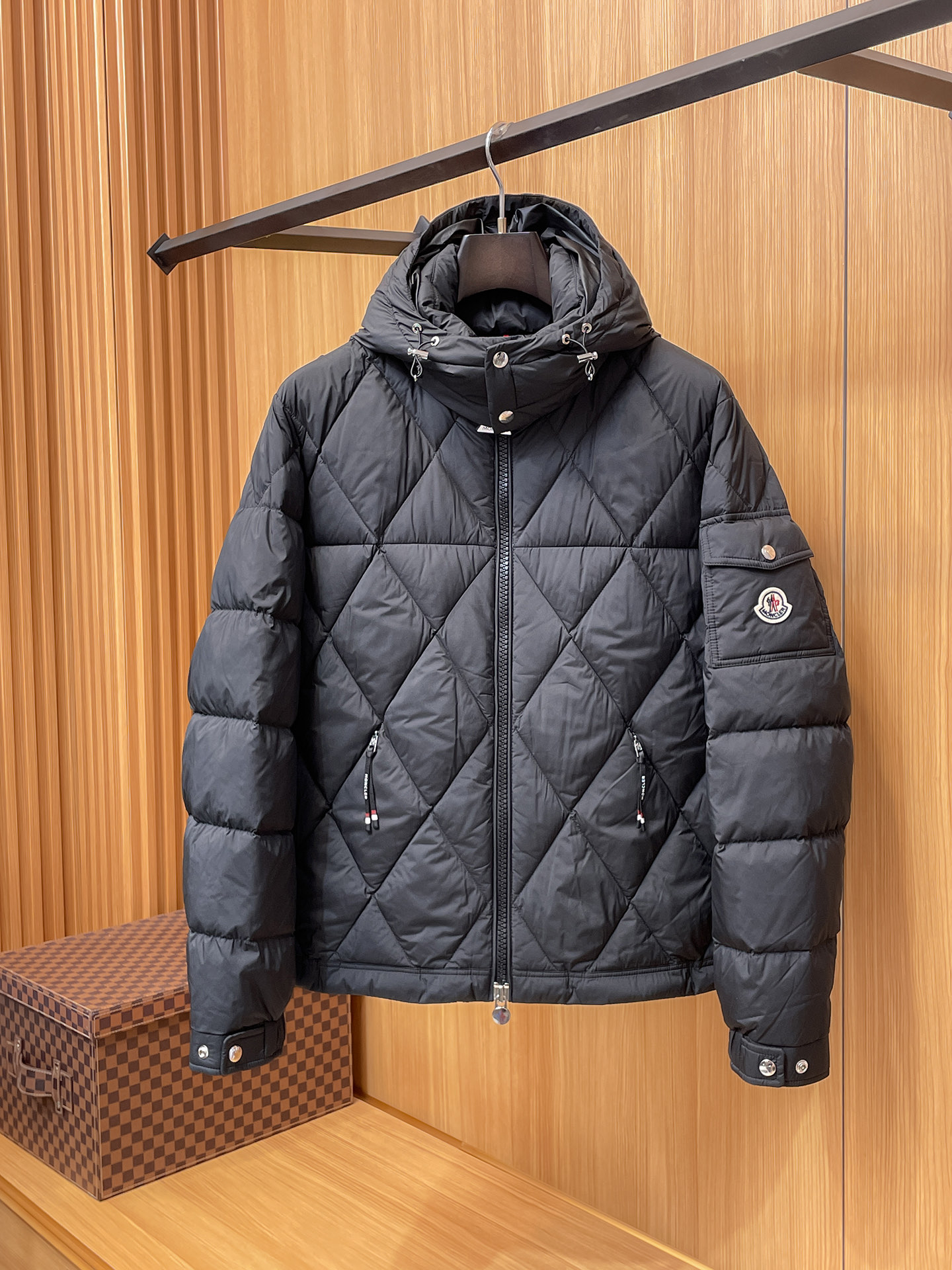 Moncler Gewatteerd Herenjack met Capuchon - Stijlvol & Warm voor het Seizoen