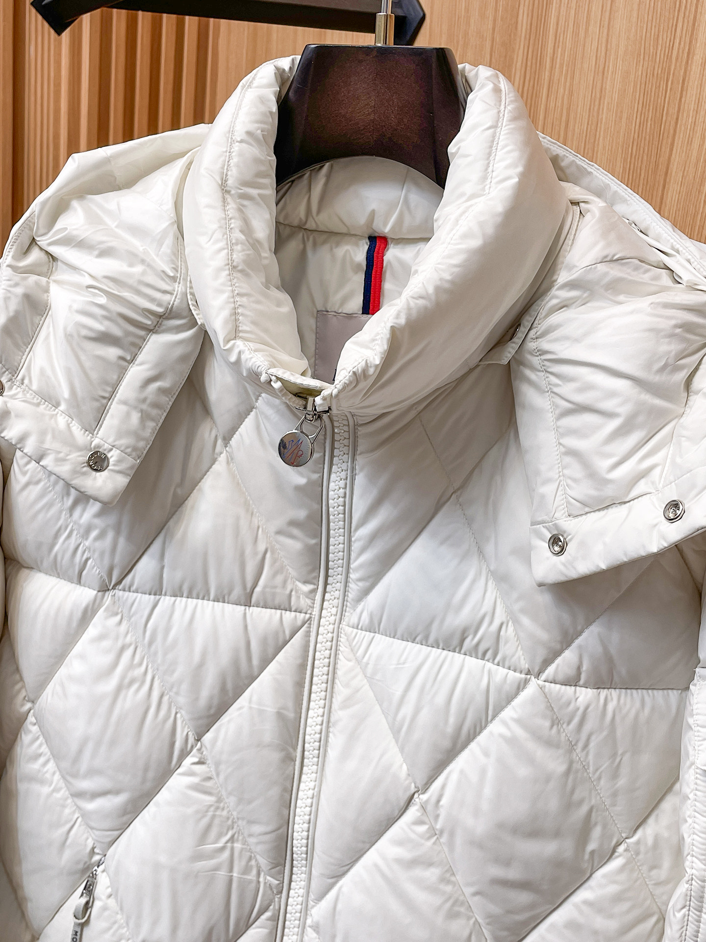 Moncler Men's 2025 Fashion Designer Down Jacket - Slim Fit & Versatile 3 i1758041176133 5925 0 1