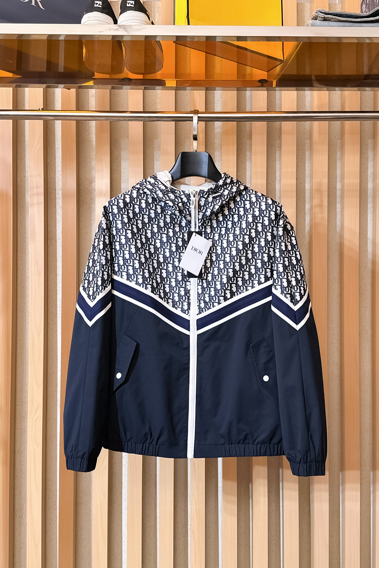 NO:549756,The new Diro family has the same style as the official website, complete with three standards!  2025 new autumn and winter men's jackets, fashionable and casual high-end version!  Custom-made fabrics at the counter are highly breathable and comfortable, with impeccable details and brand element design concepts, reflecting high quality. It feels delicate and soft!  It presents a casual cut and the upper body shape is awesome!  Size M-3Xl .,,jackets & coats,jackets & coats,alexander wang19860909上新 Diro家 官网同款,三标齐全！2025秋冬新款男士夹克外套,时尚休闲高端版本！专柜定制面料 透气舒适度高,细节无可挑剔,品牌元素设计理念,体现高品质.手感细腻柔软！呈现休闲裁剪,上身版型超赞！码数M-3Xl .,,jackets & coats,jackets & coats,alexander wang,Men's clothing