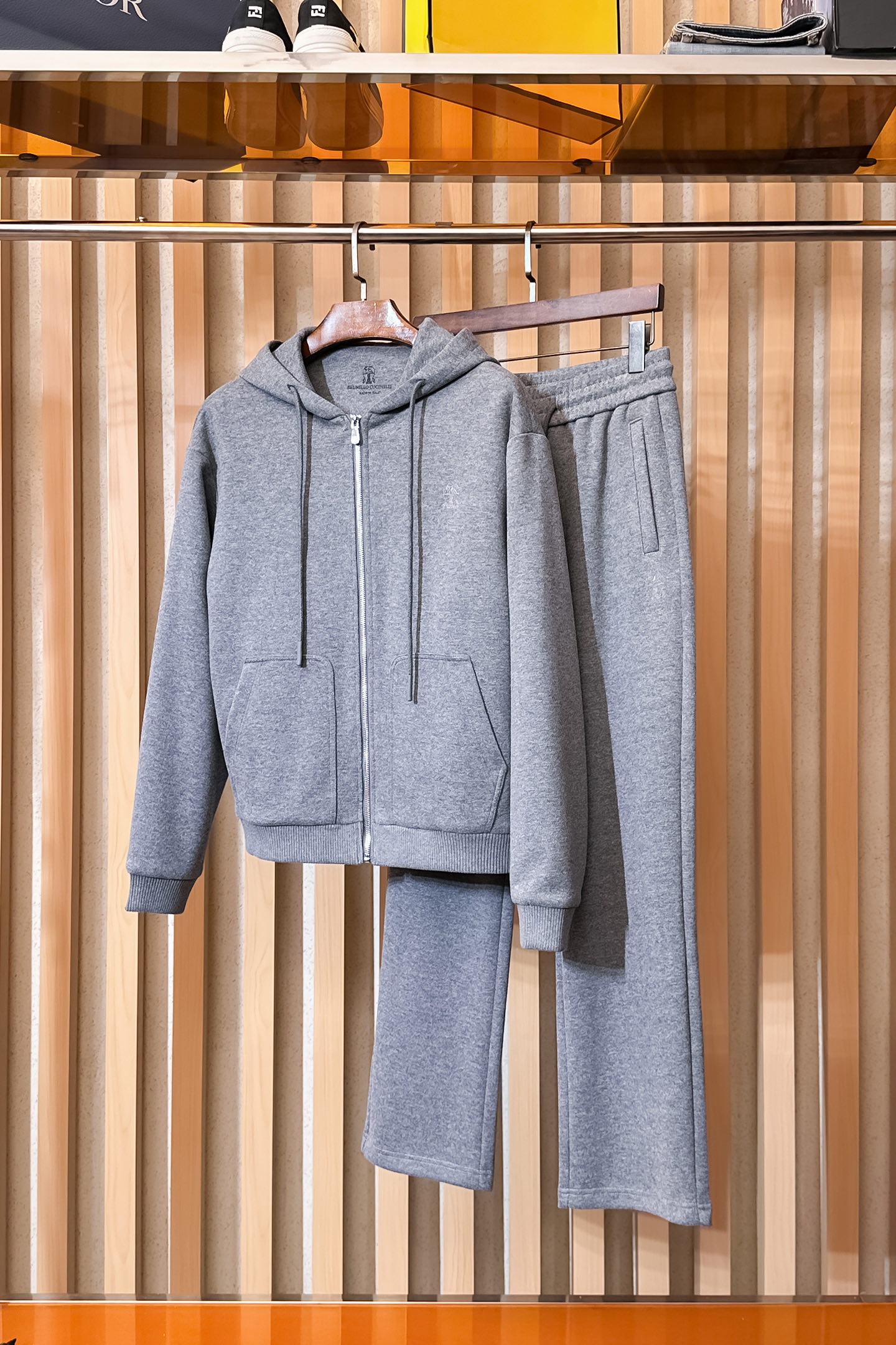 NO:565689,.BC is on sale in one set. The exclusive first high-end original quality old money style outfit. Heavy wool and cashmere suit!  A flight jacket with a zippered lapel cashmere jacket paired with straight pants is a must for quality control!  The customized cashmere has a very high-end color tone. The imported fabric weighs 1200 grams and the yarn has an incomparable texture!  The Swiss machine stitching process is simple and elegant!  A must-have high-end layering item for Bai Fumei!  The classic version makes you tall and slim!  Elegant and versatile,M-3XL.,,jackets & coats,jackets & coats,alexander wang19860909.BC 一套发售 独家首发高端原单品质老钱风穿搭 重磅羊毛羊绒套装！飞行夹克拉链翻领羊绒外套搭配 直筒裤品质控必入！定制羊绒很高级的色调.进口面料重磅1200克重纱线质感无敌赞！瑞士机翻针工艺简洁大气！白富美必备高级叠搭单品！经典版型上身高挑又显瘦！优雅百搭不挑人,M-3XL.,,jackets & coats,jackets & coats,alexander wang,Men's clothing