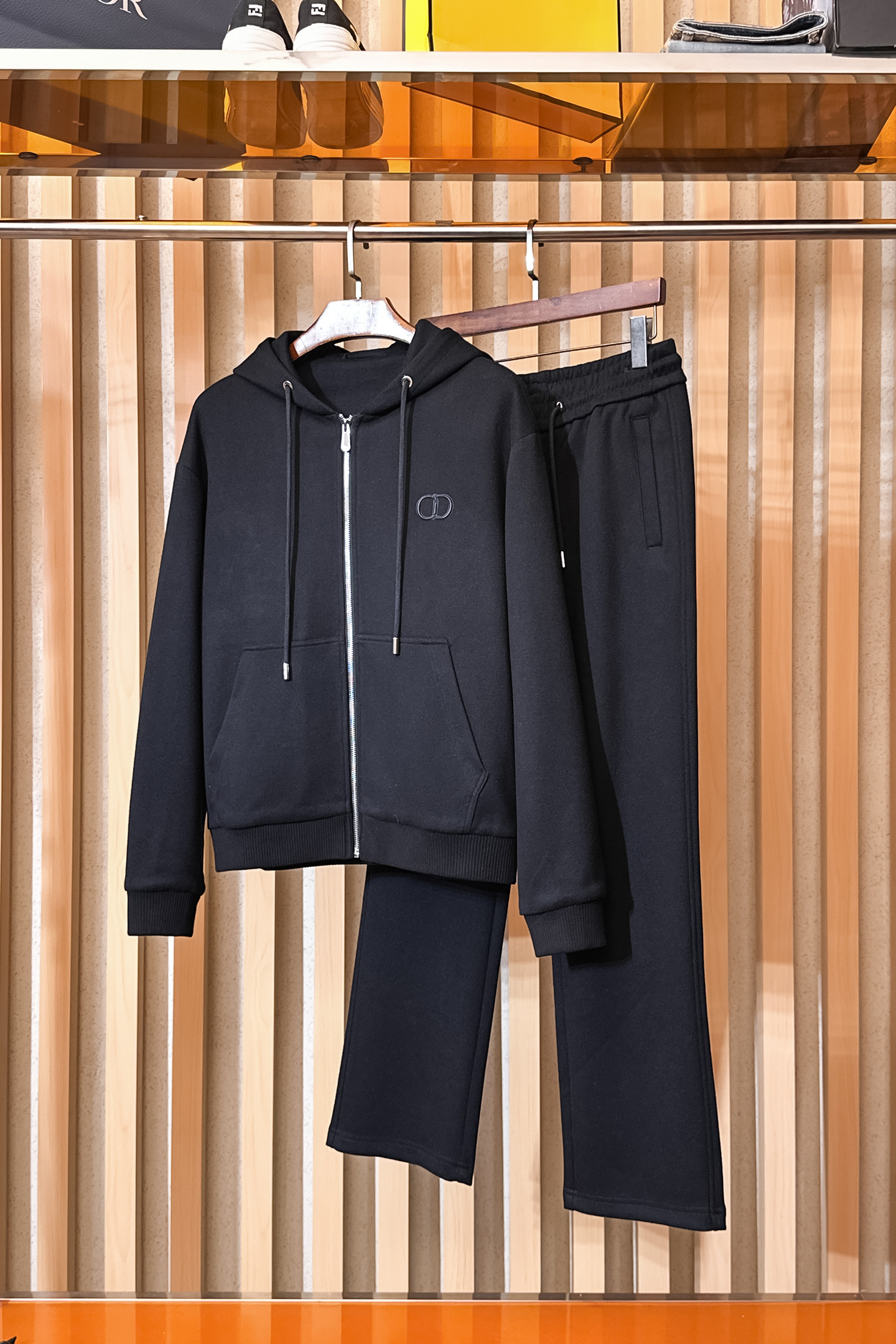 NO:565683,.Dior*Diro is on sale in one set, the exclusive first high-end original quality old money style outfit, heavy wool cashmere suit!  A flight jacket with a zippered lapel cashmere jacket paired with straight pants is a must for quality control!  The customized cashmere has a very high-end color tone. The imported fabric weighs 1200 grams and the yarn has an incomparable texture!  The Swiss machine stitching process is simple and elegant!  A must-have high-end layering item for Bai Fumei!  The classic version makes you tall and slim!  Elegant and versatile,M-3XL.,,dior,jackets & coats,jackets & coats,alexander wang19860909.迪奥*Diro 一套发售 独家首发高端原单品质老钱风穿搭 重磅羊毛羊绒套装！飞行夹克拉链翻领羊绒外套搭配 直筒裤品质控必入！定制羊绒很高级的色调.进口面料重磅1200克重纱线质感无敌赞！瑞士机翻针工艺简洁大气！白富美必备高级叠搭单品！经典版型上身高挑又显瘦！优雅百搭不挑人,M-3XL.,,dior,jackets & coats,jackets & coats,alexander wang,Men's clothing