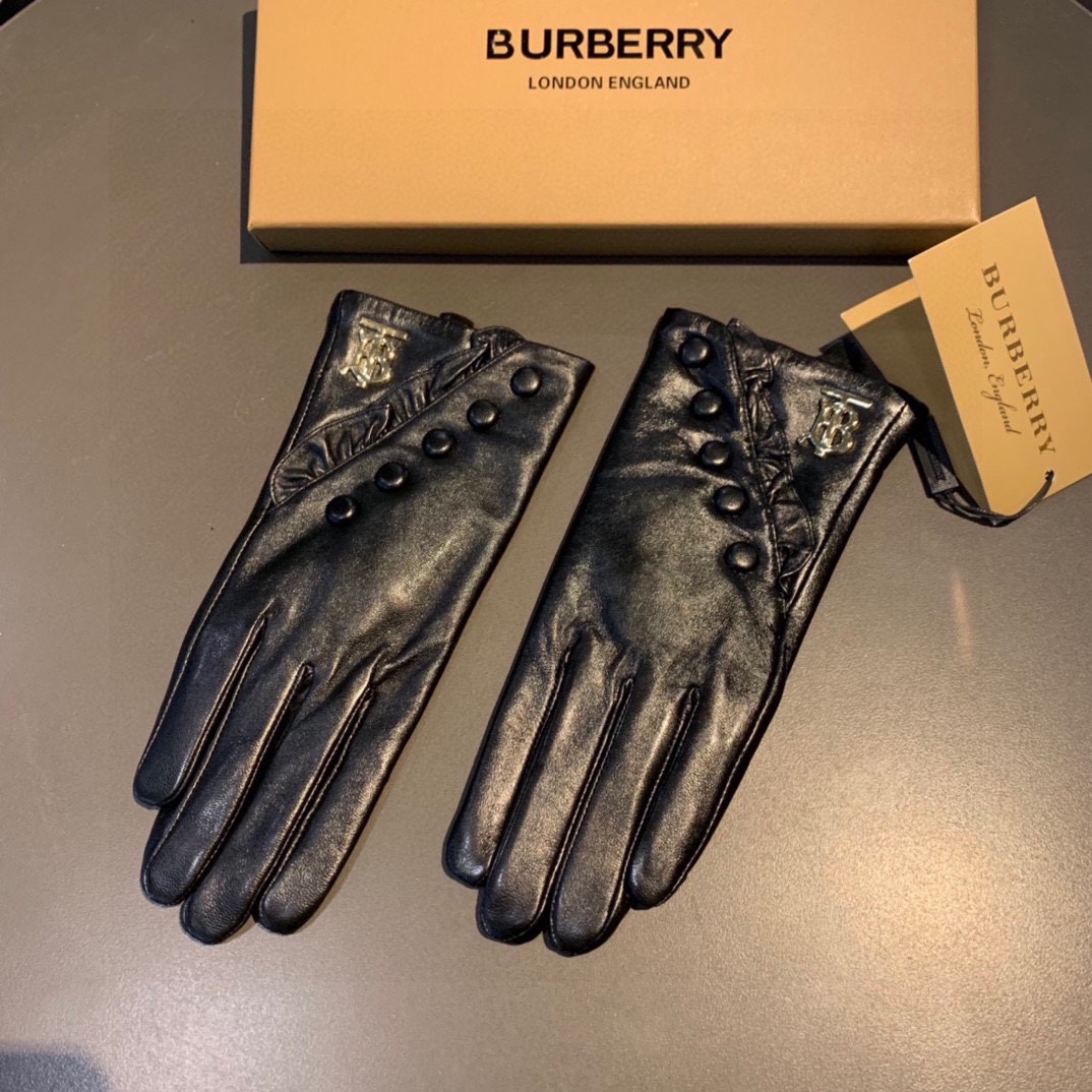 巴宝莉BURBERRY专柜新品羊皮手套时尚手套秋冬保暖加绒内里经典简洁上手超舒适柔软百搭！码数ML