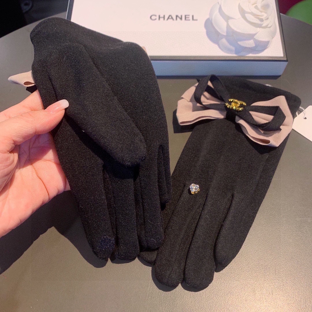 新款Chanel香奈儿专柜新品羊毛手套时尚手套秋冬保暖加绒内里上手超舒适柔软百搭！配盒子均码