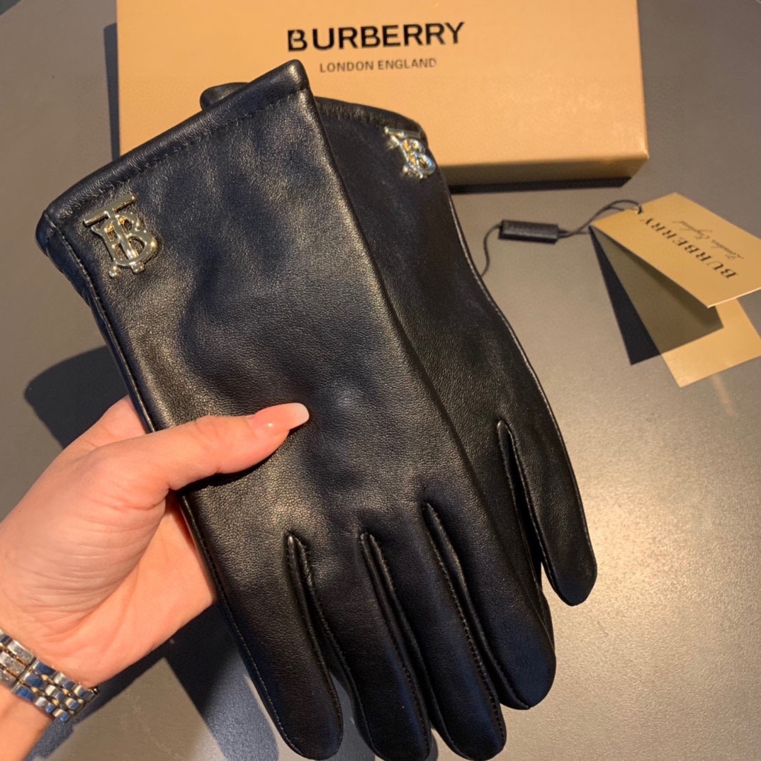 巴宝莉BURBERRY专柜新品羊皮手套时尚手套秋冬保暖加绒内里经典简洁上手超舒适柔软百搭！码数ML