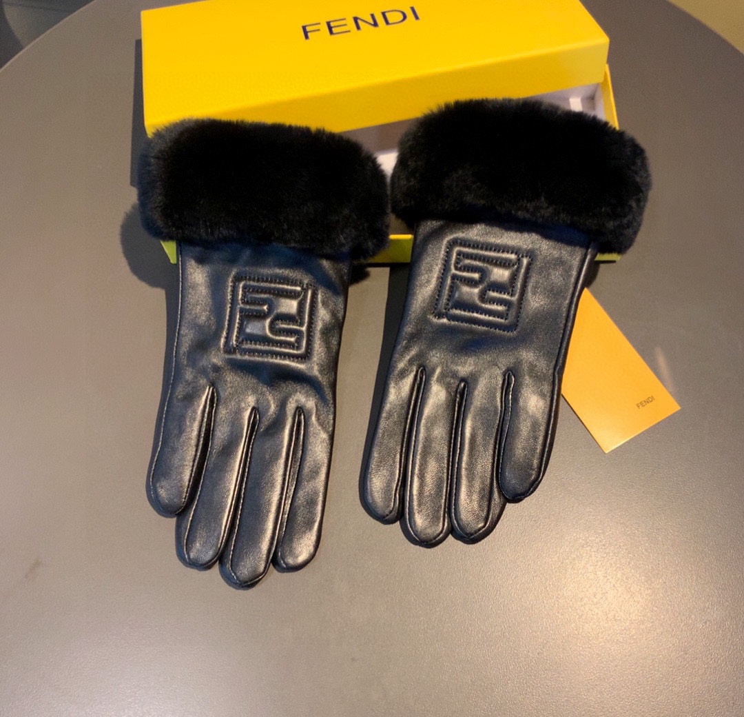 芬迪FENDI2023秋冬懒兔毛羊皮刺绣手套手机触屏值得对比同款不同品质秒杀市场差产品进口一级羊皮懒兔毛