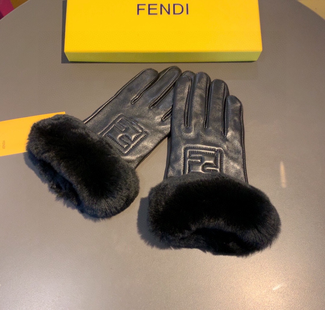 芬迪FENDI2023秋冬懒兔毛羊皮刺绣手套手机触屏值得对比同款不同品质秒杀市场差产品进口一级羊皮懒兔毛