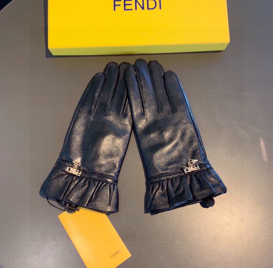 芬迪FENDI2023秋冬波浪纹原版五金一级羊皮手套手机触屏值得对比同款不同品质秒杀市场差产品进口一级羊