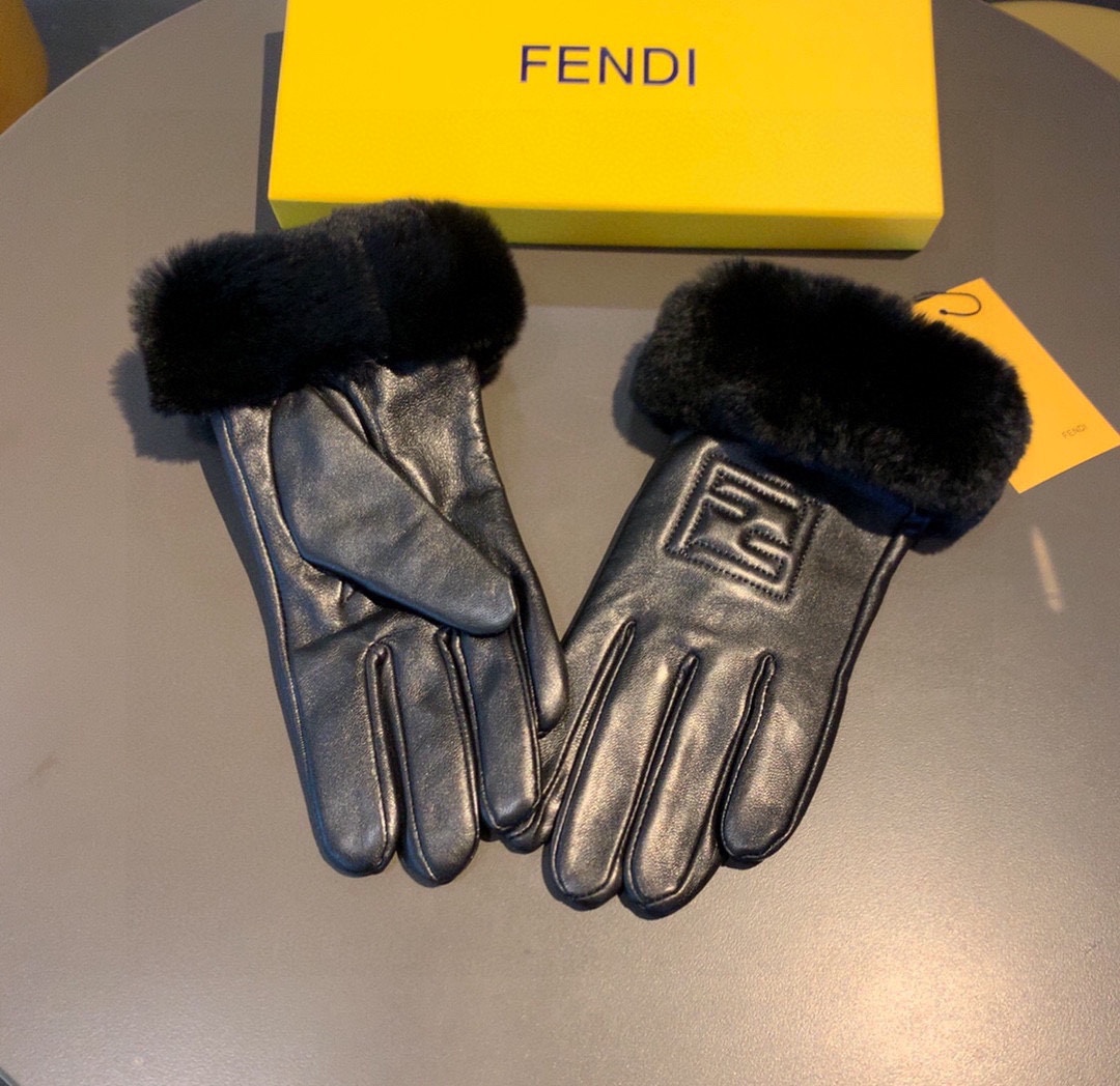 芬迪FENDI2023秋冬懒兔毛羊皮刺绣手套手机触屏值得对比同款不同品质秒杀市场差产品进口一级羊皮懒兔毛