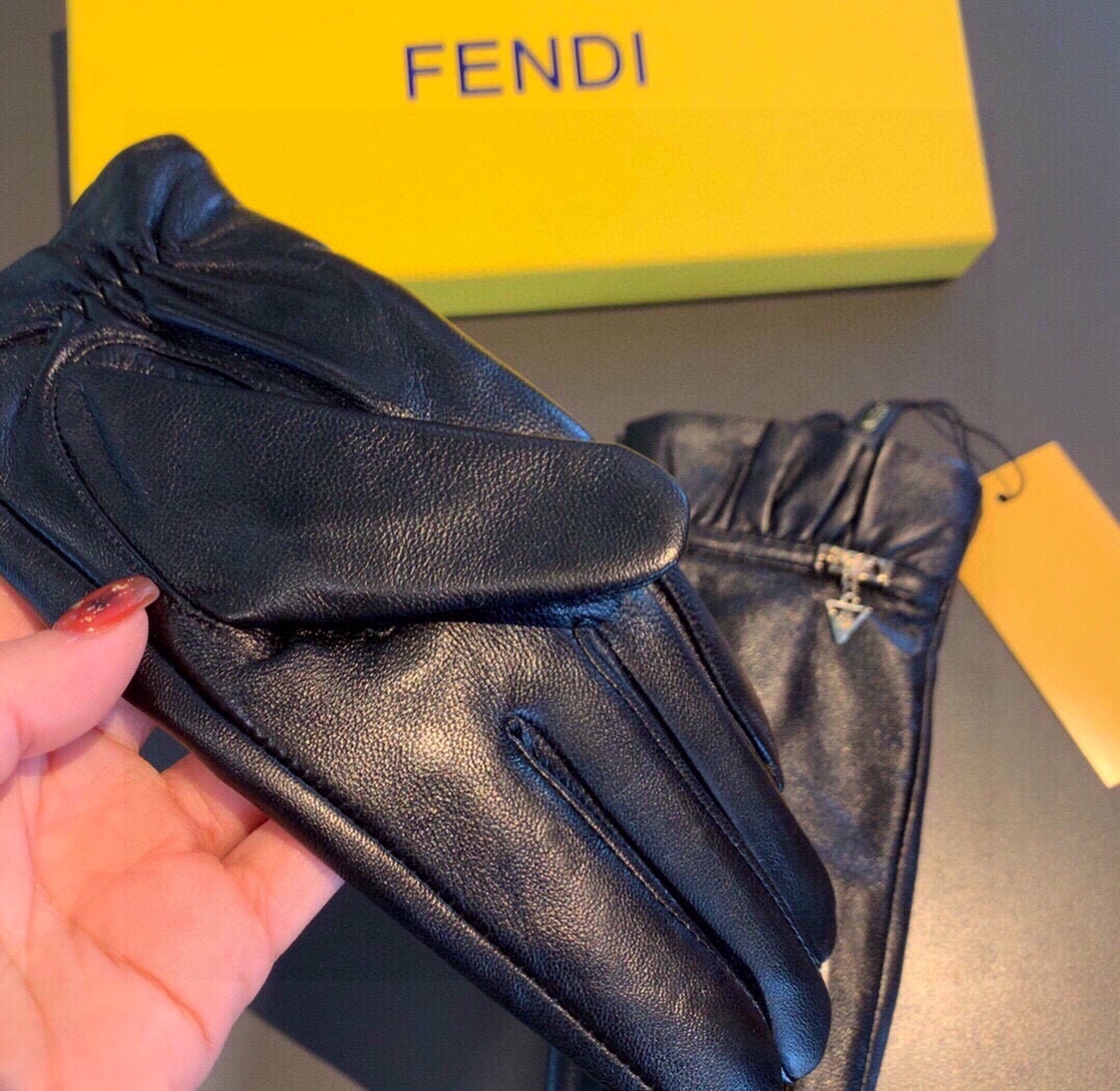 芬迪FENDI2023秋冬波浪纹原版五金一级羊皮手套手机触屏值得对比同款不同品质秒杀市场差产品进口一级羊