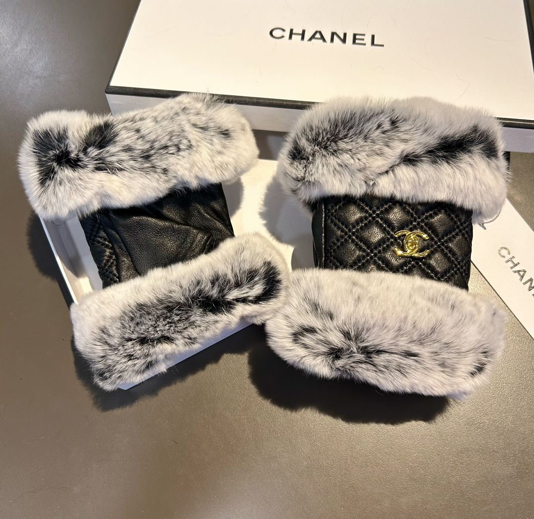 ️Chanel香奈儿2023秋冬短款懒兔毛手套值得对比同款不同品质秒杀市场差产品进口一级羊皮懒兔毛内里加