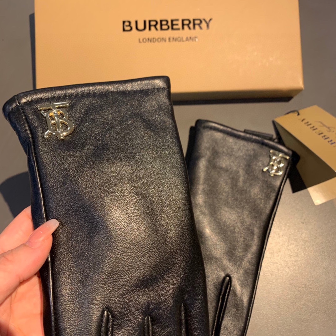 ️巴宝莉BURBERRY专柜新品羊皮手套时尚手套秋冬保暖加绒内里经典简洁上手超舒适柔软百搭！码数ML