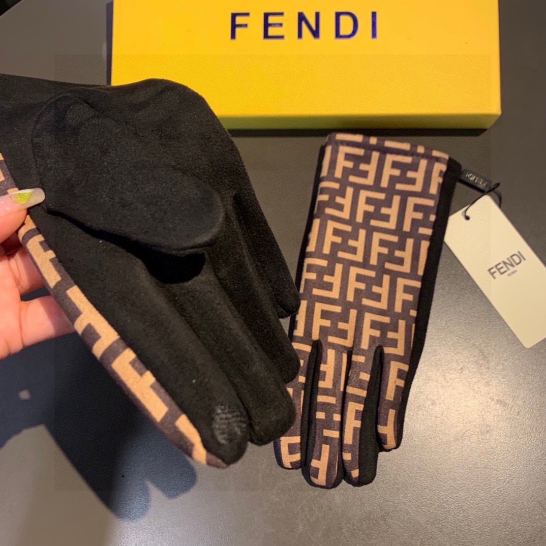 芬迪FENDI2024秋冬羊绒手套值得对比同款不同品质秒杀市场差产品经典不过时款.喜欢可以入手了这种品质