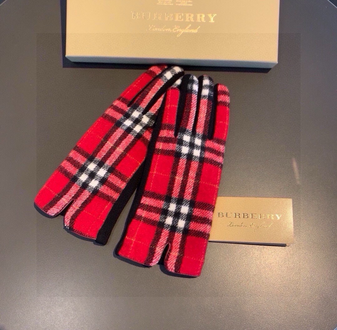 巴宝莉BURBERRY专柜新品羊毛手套时尚手套秋冬保暖加绒内里经典格子上手超舒适柔软百搭！均码