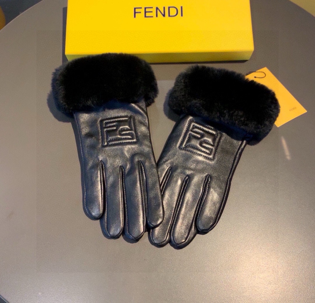 芬迪FENDI2024秋冬懒兔毛羊皮刺绣手套手机触屏值得对比同款不同品质秒杀市场差产品进口一级羊皮懒兔毛