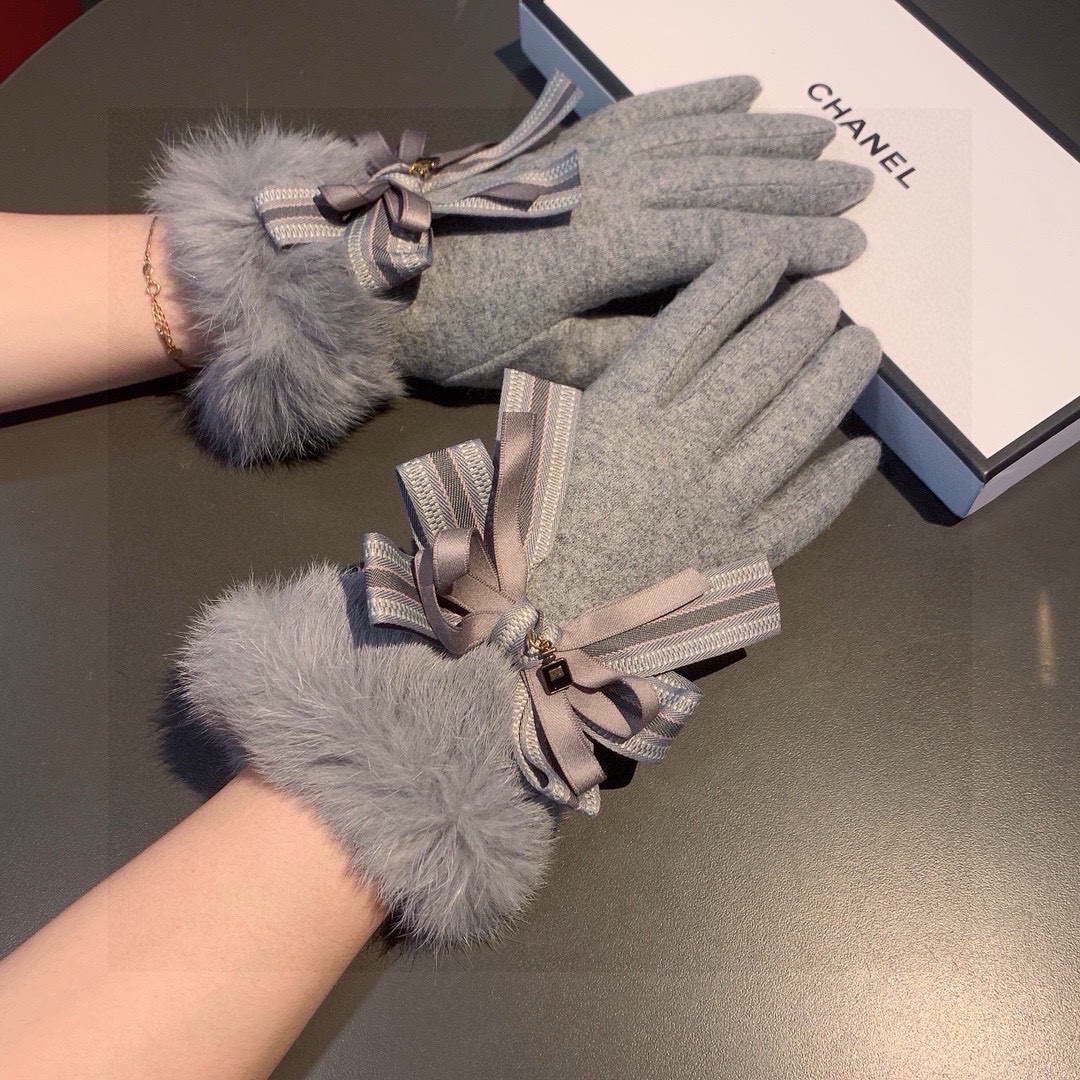 Chanel Fashion
 Gloves Rabbit Hair Wool Fall/Winter Collection