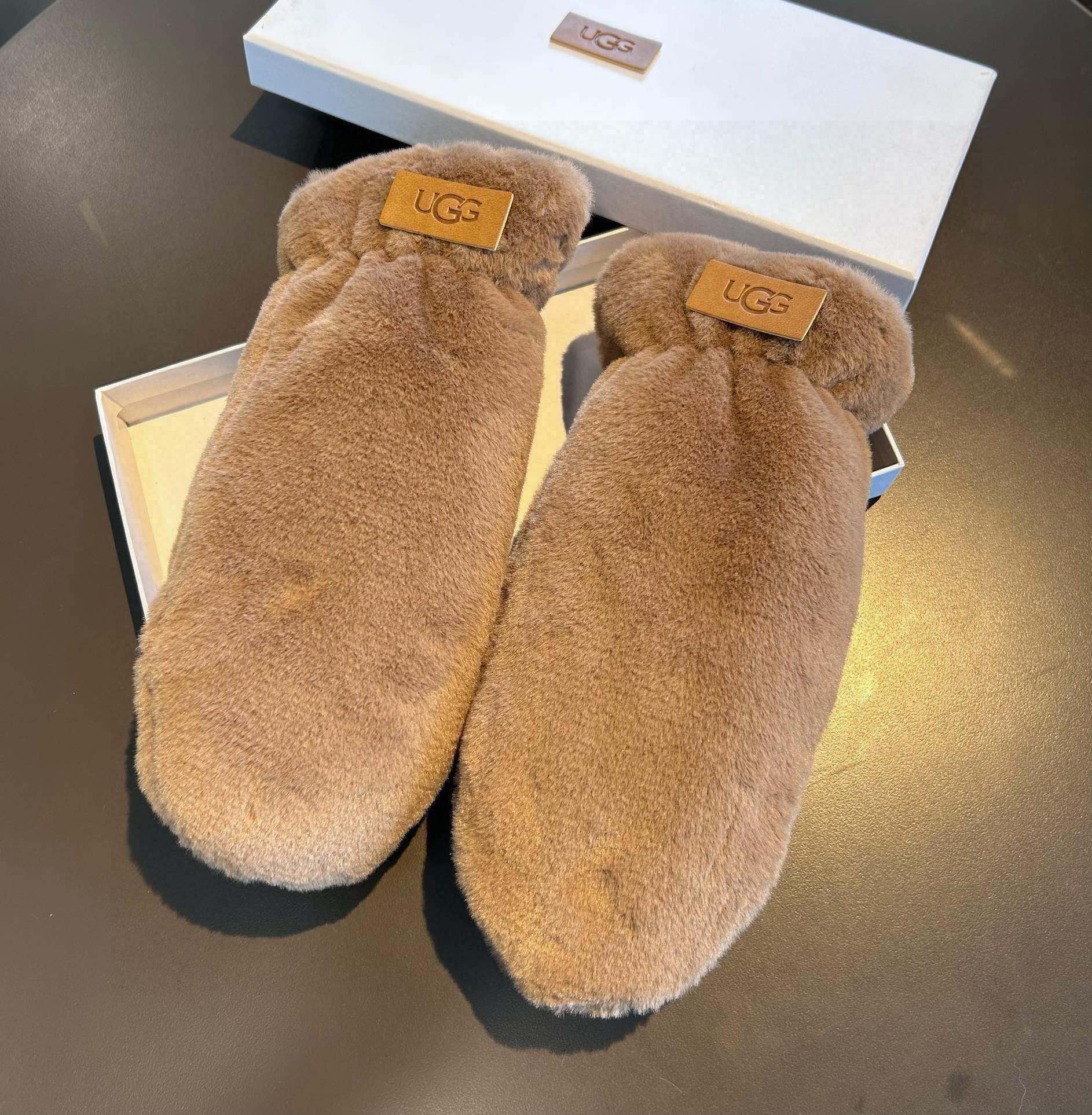 UGG2024秋冬懒兔毛羊毛手套值得对比同款不同品质秒杀市场差产品羊毛十懒兔毛内里加绒经典不过时款.喜欢