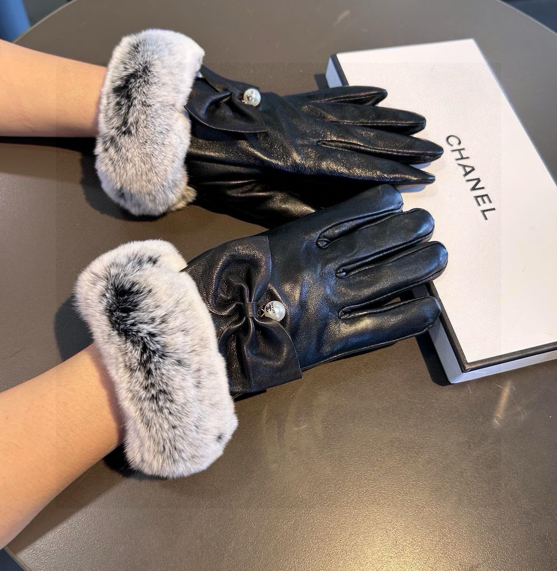 Solo vende de alta calidad
 Chanel Guantes Pelo conejo Piel oveja Colección otoño – invierno