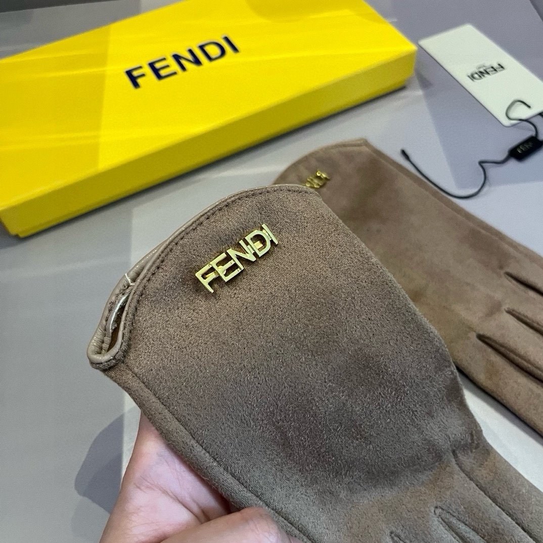 芬迪FENDI2024秋冬羊绒手套值得对比同款不同品质秒杀市场差产品经典不过时款.喜欢可以入手了这种品质