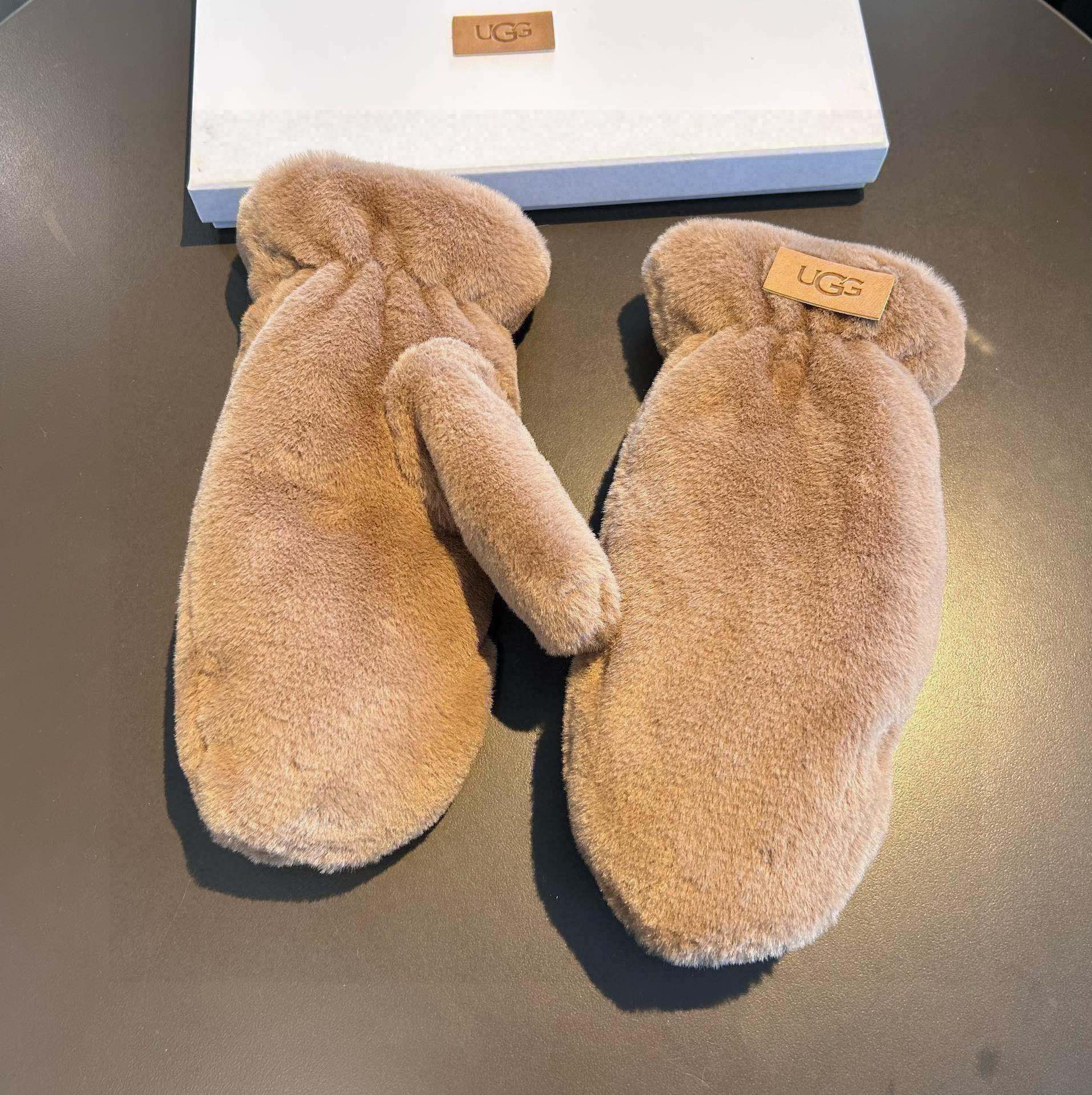 UGG2024秋冬懒兔毛羊毛手套值得对比同款不同品质秒杀市场差产品羊毛十懒兔毛内里加绒经典不过时款.喜欢