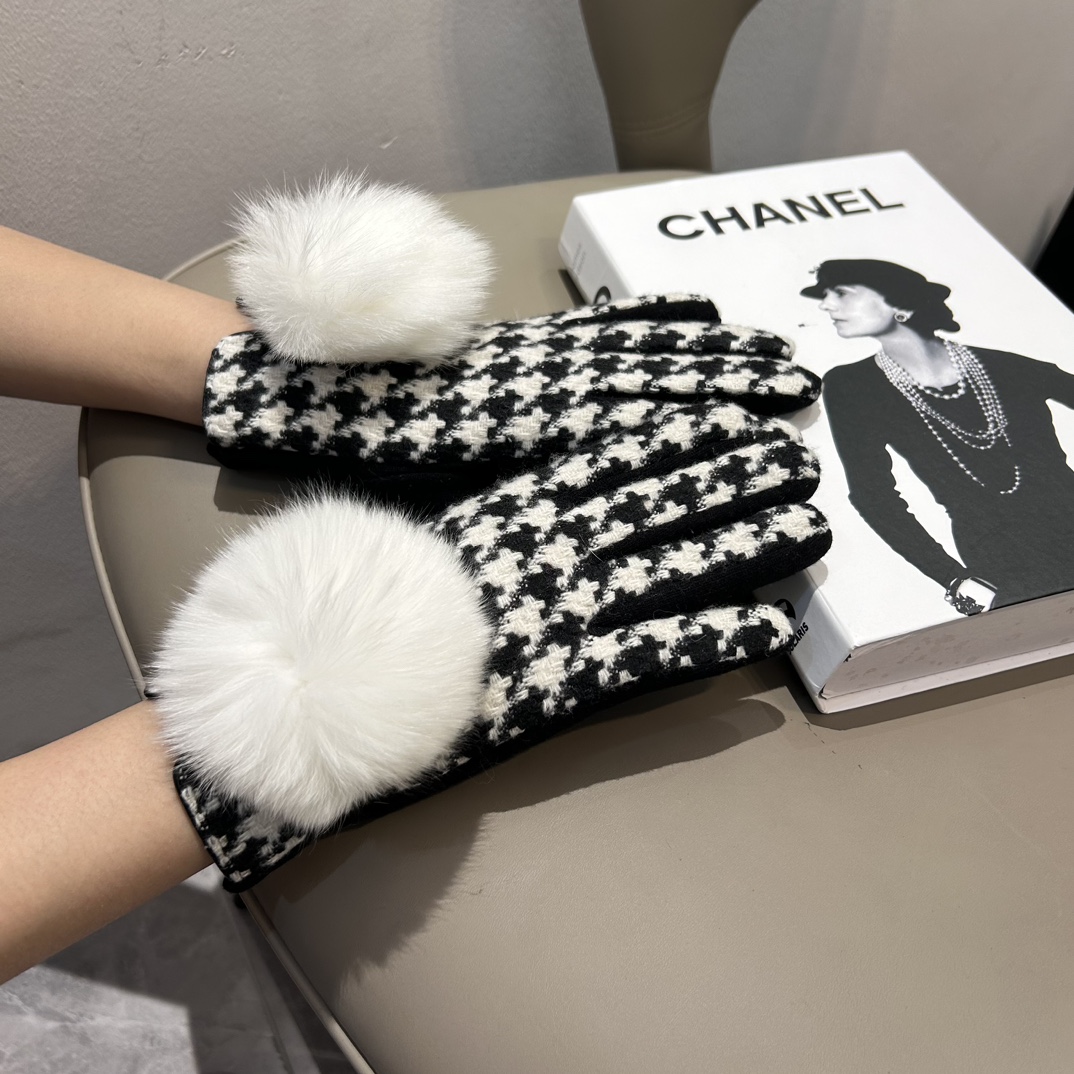 Chanel香奈儿专柜新品羊毛手套时尚手套秋冬保暖加绒内里超仙山茶花上手超舒适柔软百搭！均码