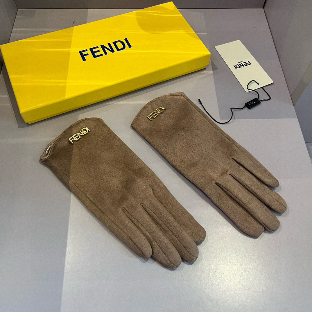 芬迪FENDI2024秋冬羊绒手套值得对比同款不同品质秒杀市场差产品经典不过时款.喜欢可以入手了这种品质