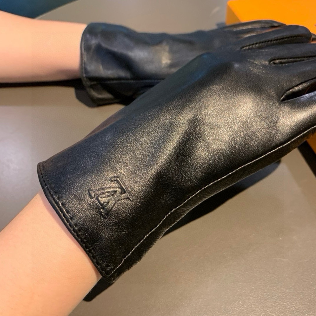 NO:294009,Purchase New exclusive first touch screen women's gloves LV [Original single quality] Official website synchronizes the new high-end sheepskin gloves goddess Jimei's first choice. Do not miss 100% use imported sheepskin. The leather is delicate and soft. Identify imported sheepskin with unique touch and cashmere inside. The top-level workmanship is not missed. The authentic version is opened. Counter one to one. Number of codes M L gloves, gloves, louis vuitton, sheepskin, gloves19860909批 新款独家首发触屏女款手套LV【原单品质】官网同步女士新款高档羊皮手套女神集美们首选 不可错过百分百选用进口羊皮 皮质细腻柔软 认准进口羊皮特有手感羊绒内里保暖更佳 顶级做工任何细节都不放过正品开版 专柜一比一 码数Ｍ L手套,手套,louis vuitton,sheepskin,gloves,accessory