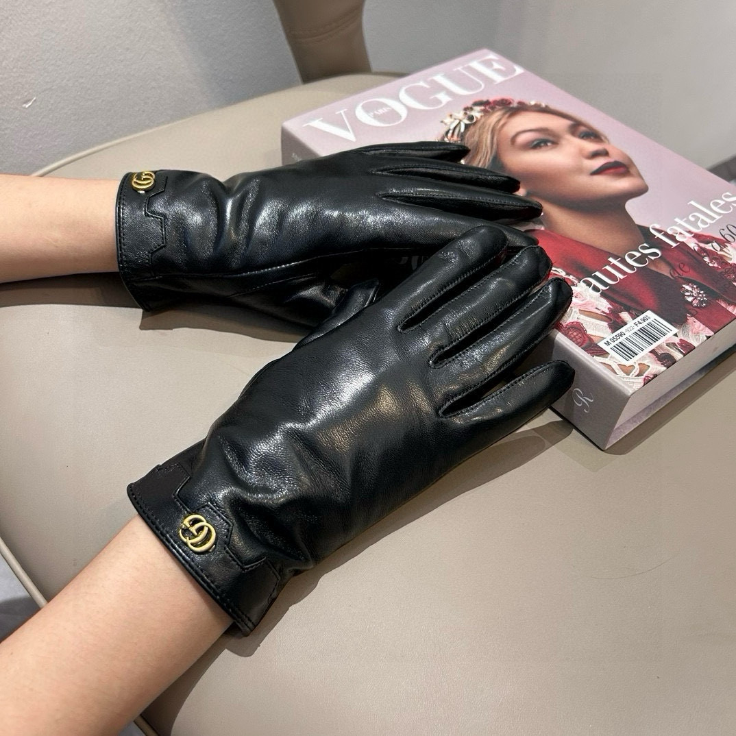 NO:294008,Batch: New exclusive first touch screen gloves Gucci new U-mouth bow high-end sheepskin gloves Goddess Jimei’s first choice. Do not miss 100% use imported sheepskin. The leather is delicate and soft. It is better to know that imported sheepskin has a unique feel and cashmere inside. The top-level workmanship is not missed. The authentic version is launched. Counter one to one. ML gloves, gloves, gucci, sheepskin, gloves19860909批 新款独家首发触屏手套 Gucci古奇新款U口蝴蝶结高档羊皮手套女神集美们首选 不可错过百分百选用进口羊皮 皮质细腻柔软 认准进口羊皮特有手感羊绒内里保暖更佳 顶级做工任何细节都不放过正品开版 专柜一比一 码数ML手套,手套,gucci,sheepskin,gloves,accessory