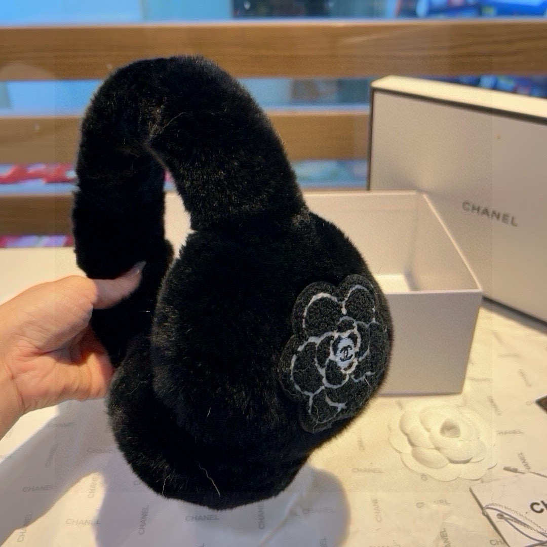 “Stunning Chanel Skating Earpieces: Worth the Investment for Fashion Enthusiasts” - 图片 5